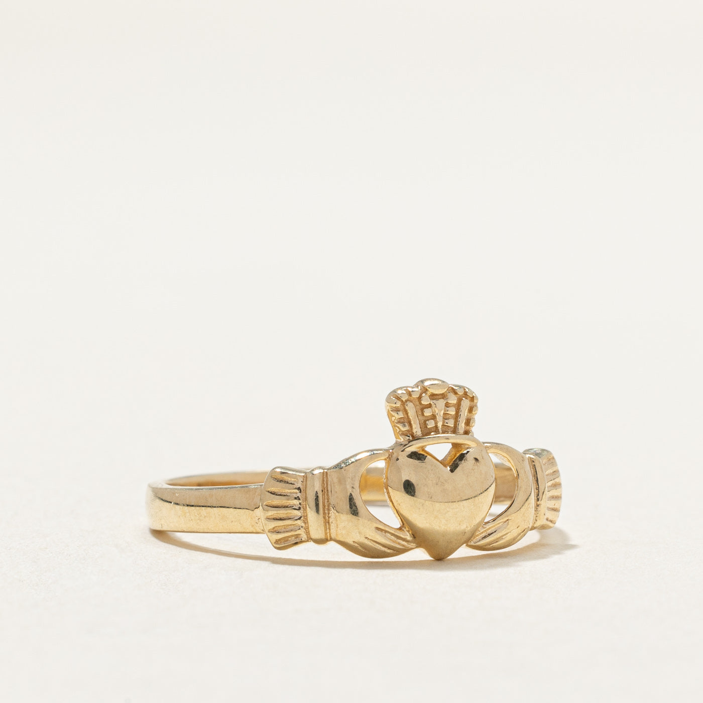 Bague Claddagh en or jaune 10 carats | Taille 8,25