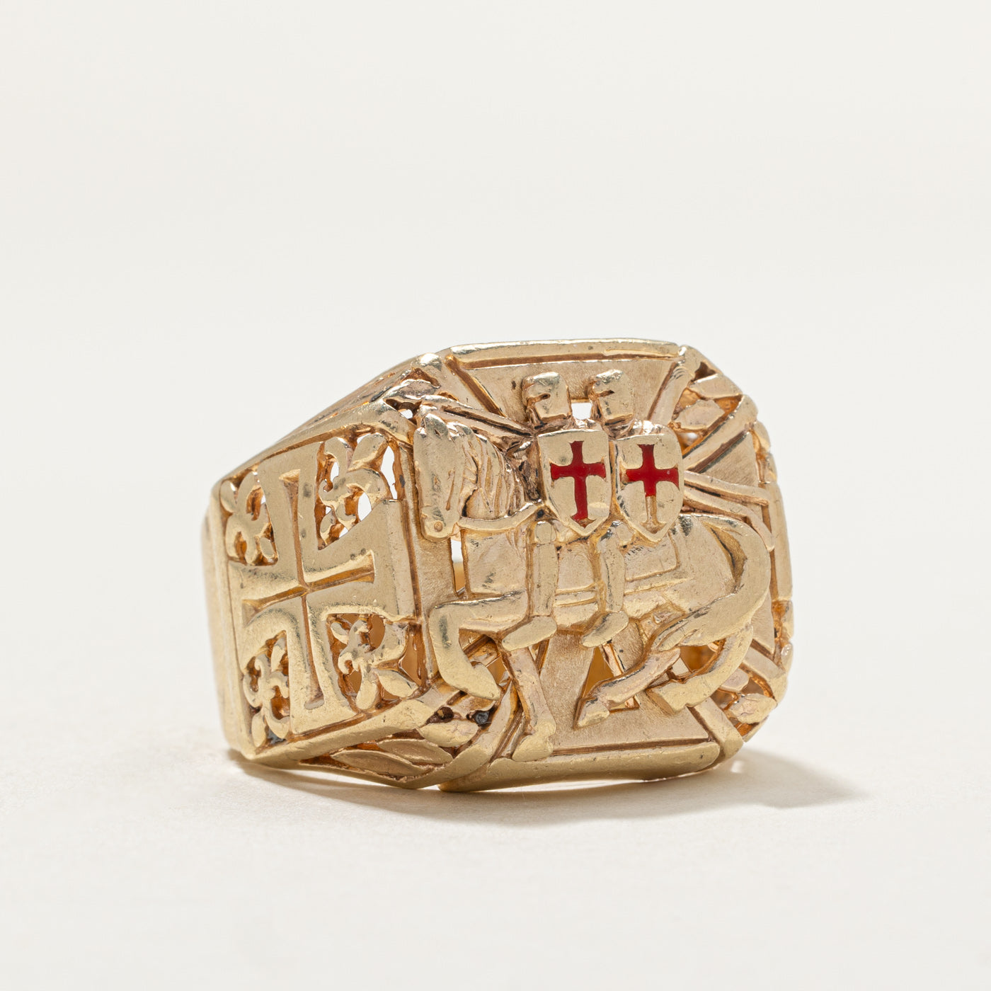 Bague deux chevaliers templiers en or jaune 10 carats | Taille 9,25
