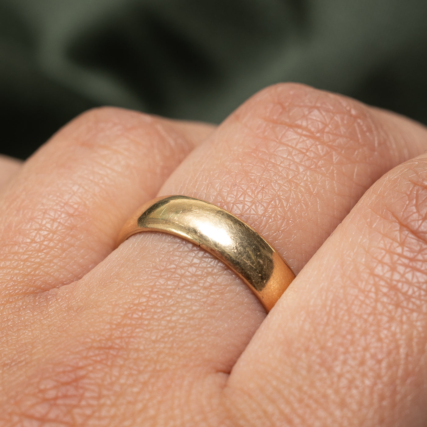'Birks' 18K Yellow Gold Plain Band | 5.2mm | SZ 9.25
