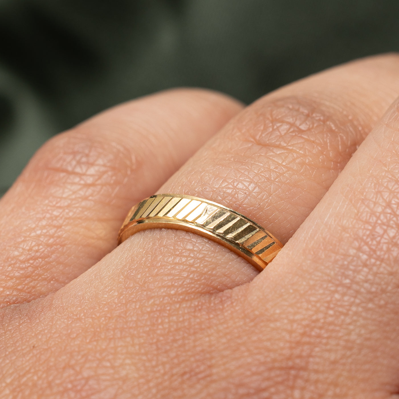 18K Yellow Gold Diamond Cut Band | 3.9mm | SZ 7.25
