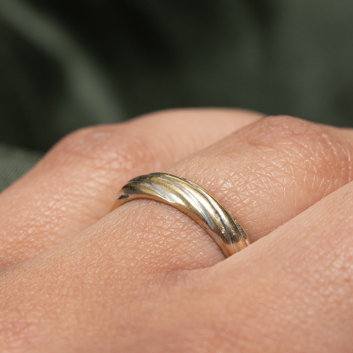 18K White Gold Twist Design Band | 3.9mm | SZ 7
