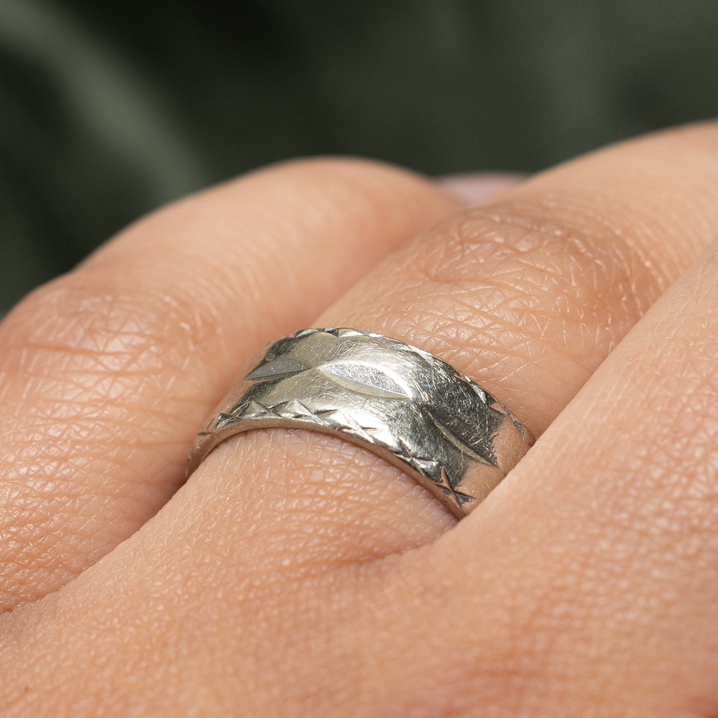 10K White Gold Textured Band | 7.2mm | SZ 7.75