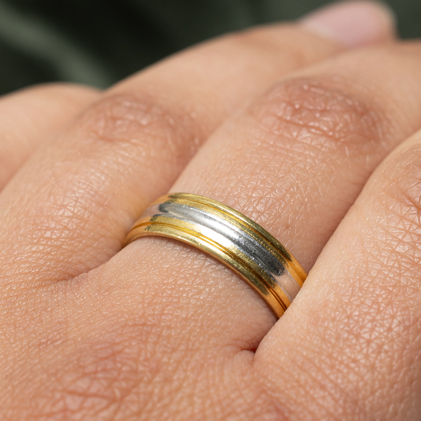 18K & Platinum Two Tone Textured Band | 6.2mm | SZ 9.75