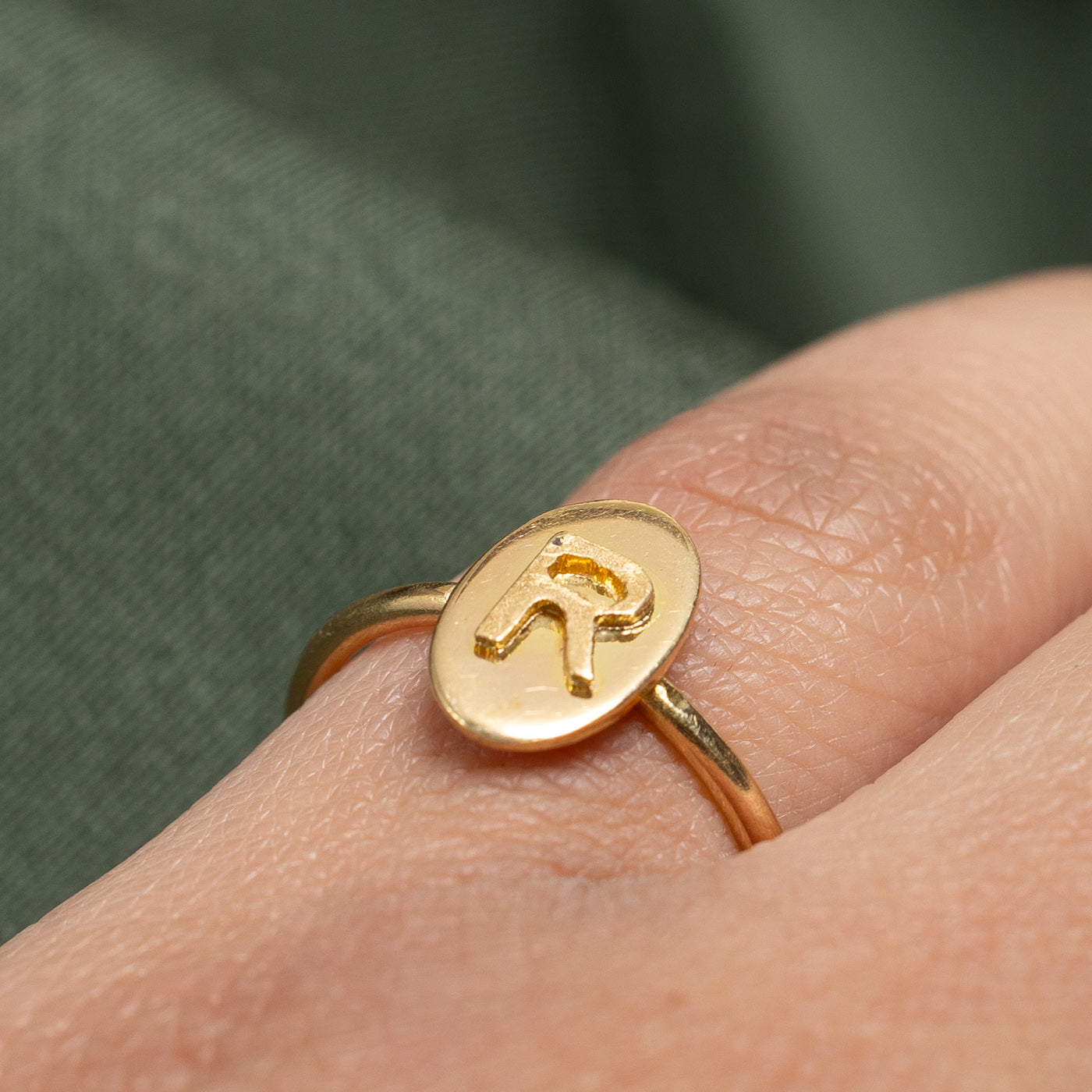 20K Yellow Gold Oval Shaped "R" Initial Ring | SZ 6