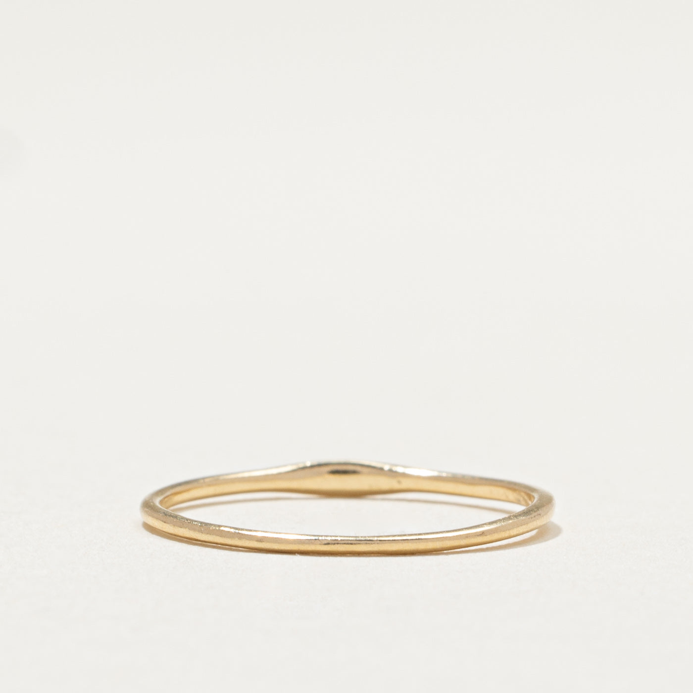Alliance simple en or jaune 14 carats | 0,93 mm | Taille 6,75 |