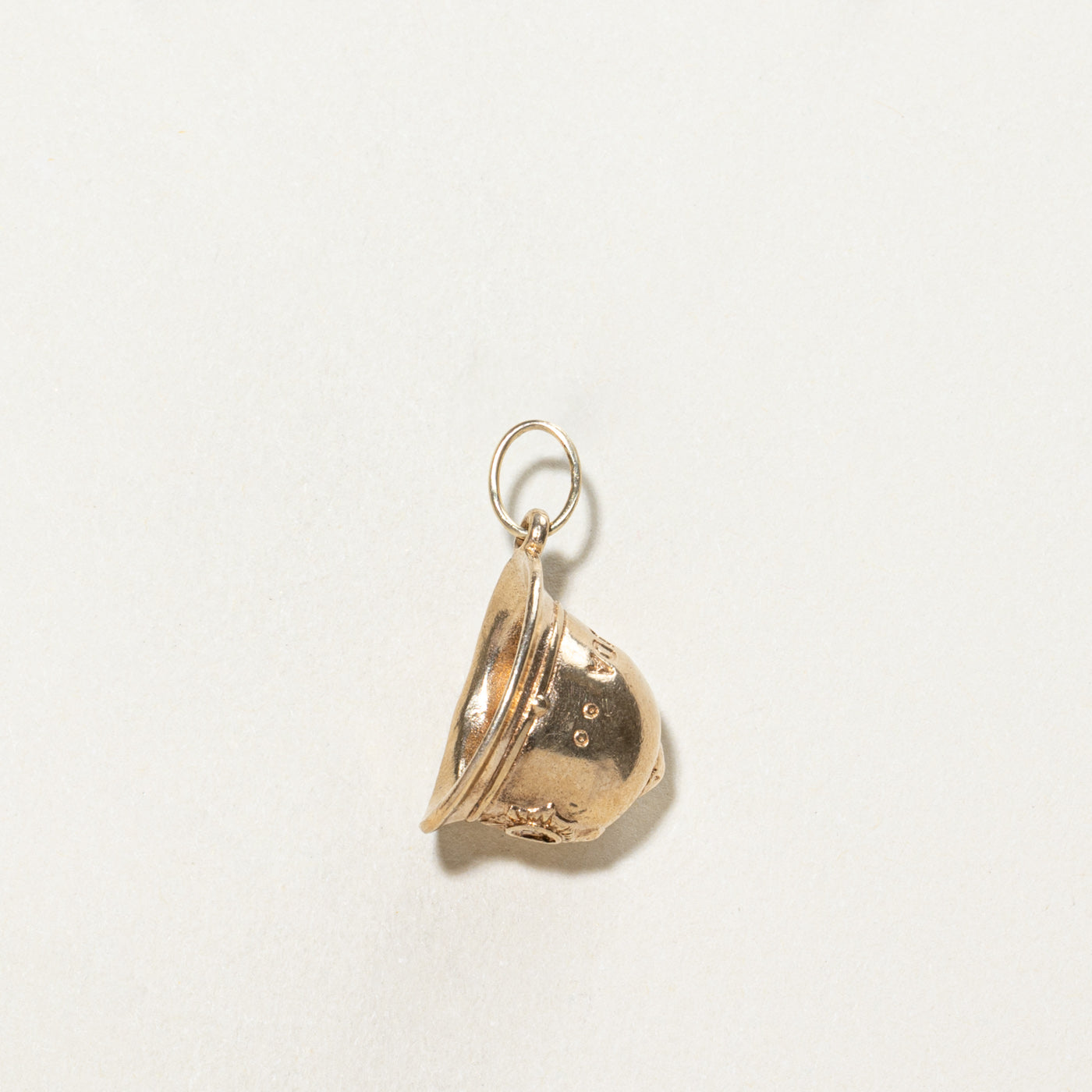 1968 Bermuda 9K Yellow Gold Custodian Helmet Charm