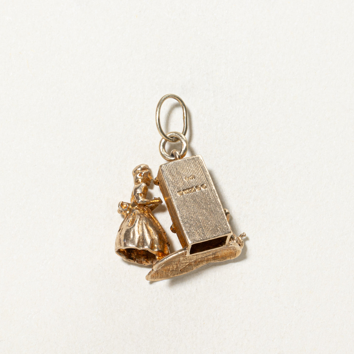 1959 London 9K Yellow Gold Interactive Charm