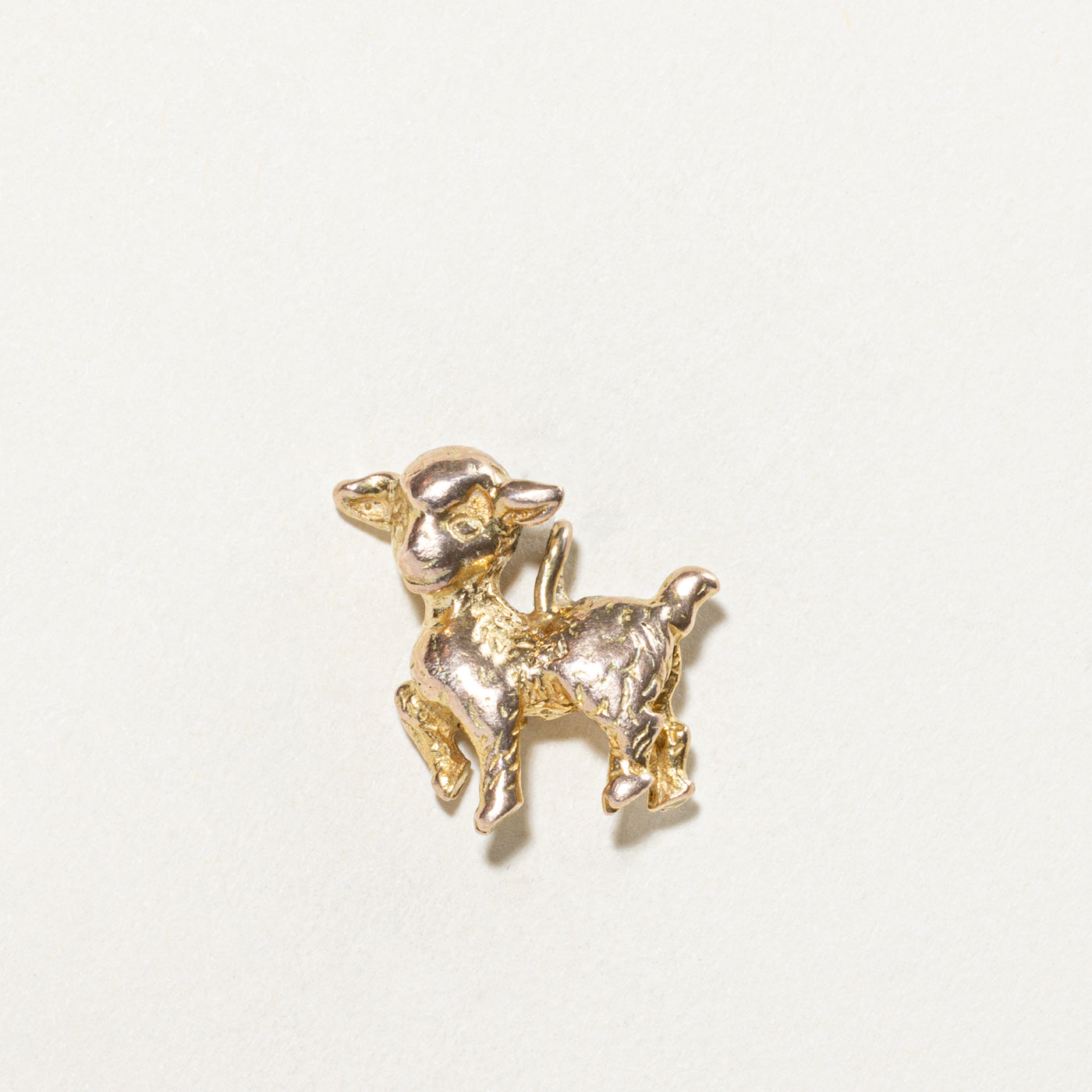 Breloque agneau en or jaune 9 carats