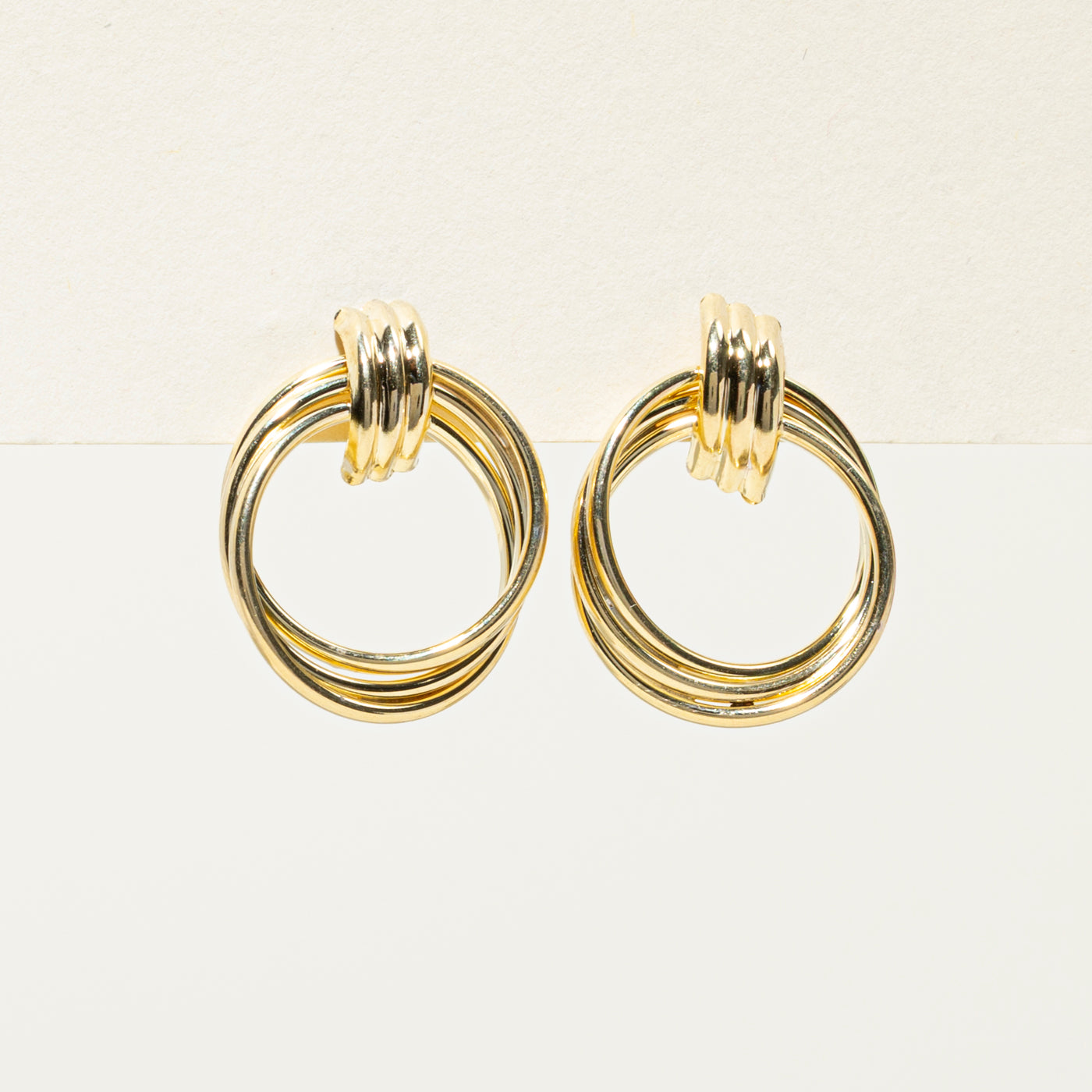 14k Yellow Gold Grooved Circle Stud Earrings
