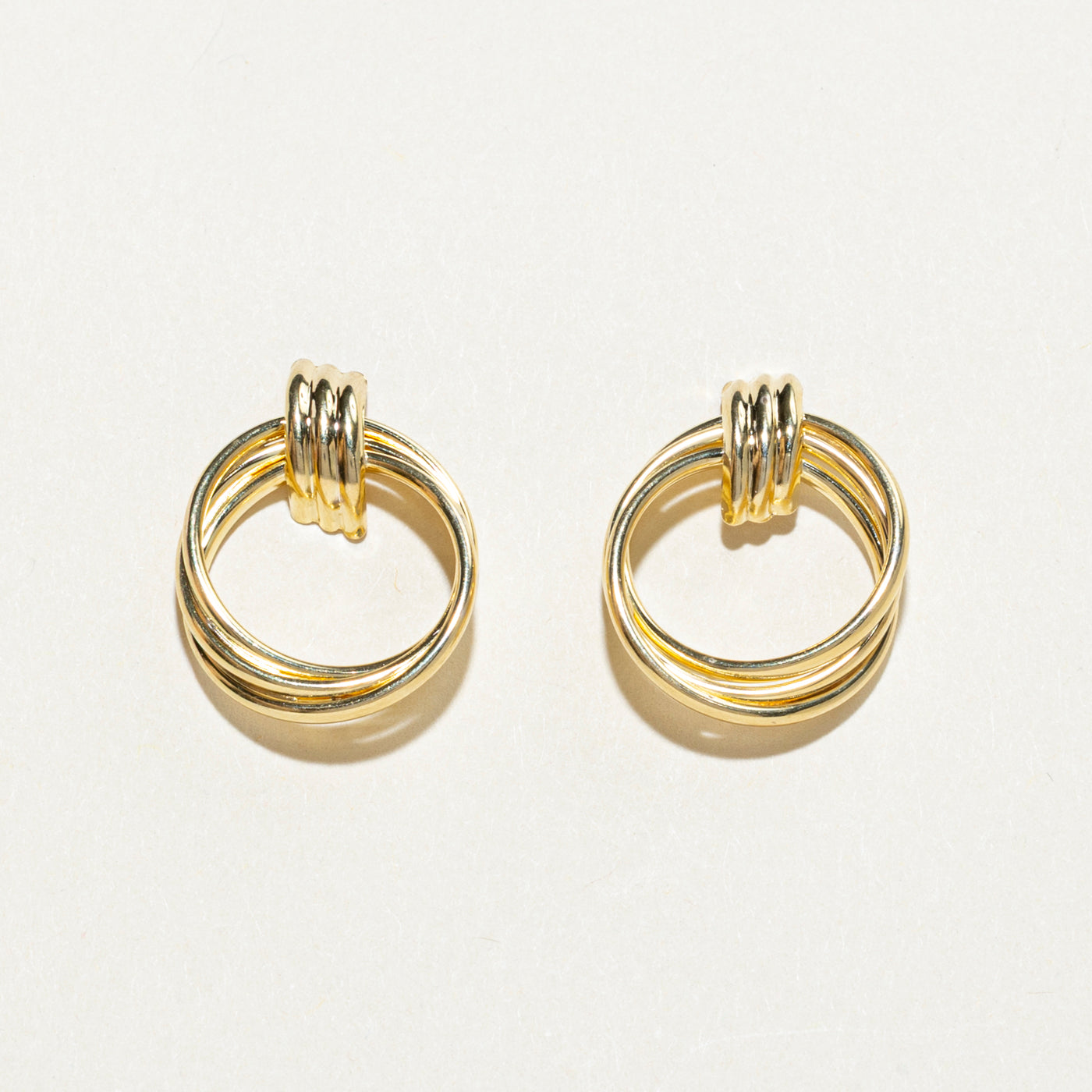 14k Yellow Gold Grooved Circle Stud Earrings