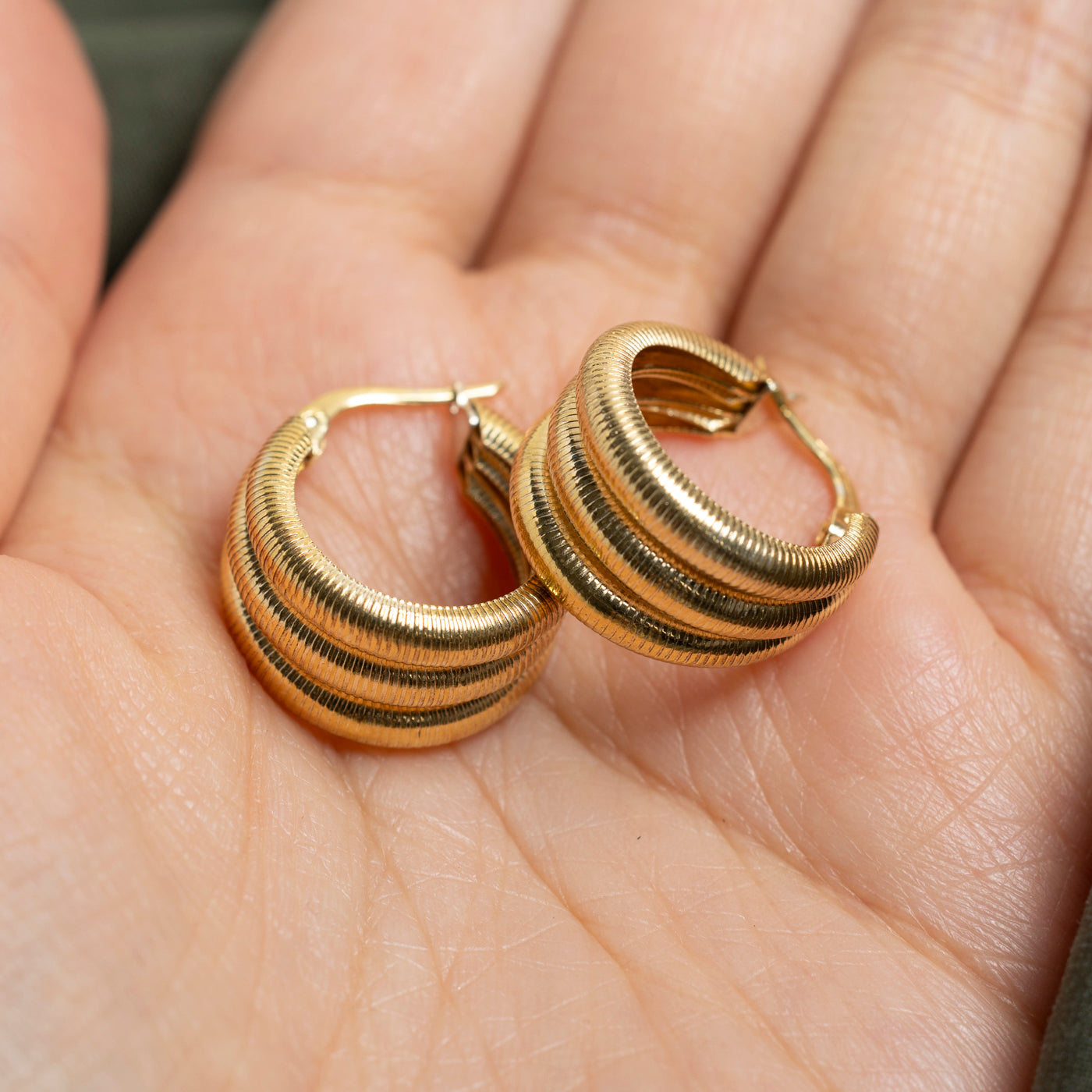 18k Yellow Gold Grooved Hoop Earrings