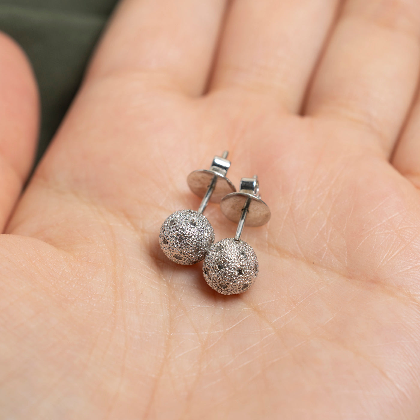 14k White Gold Textured Sphere Stud Earrings