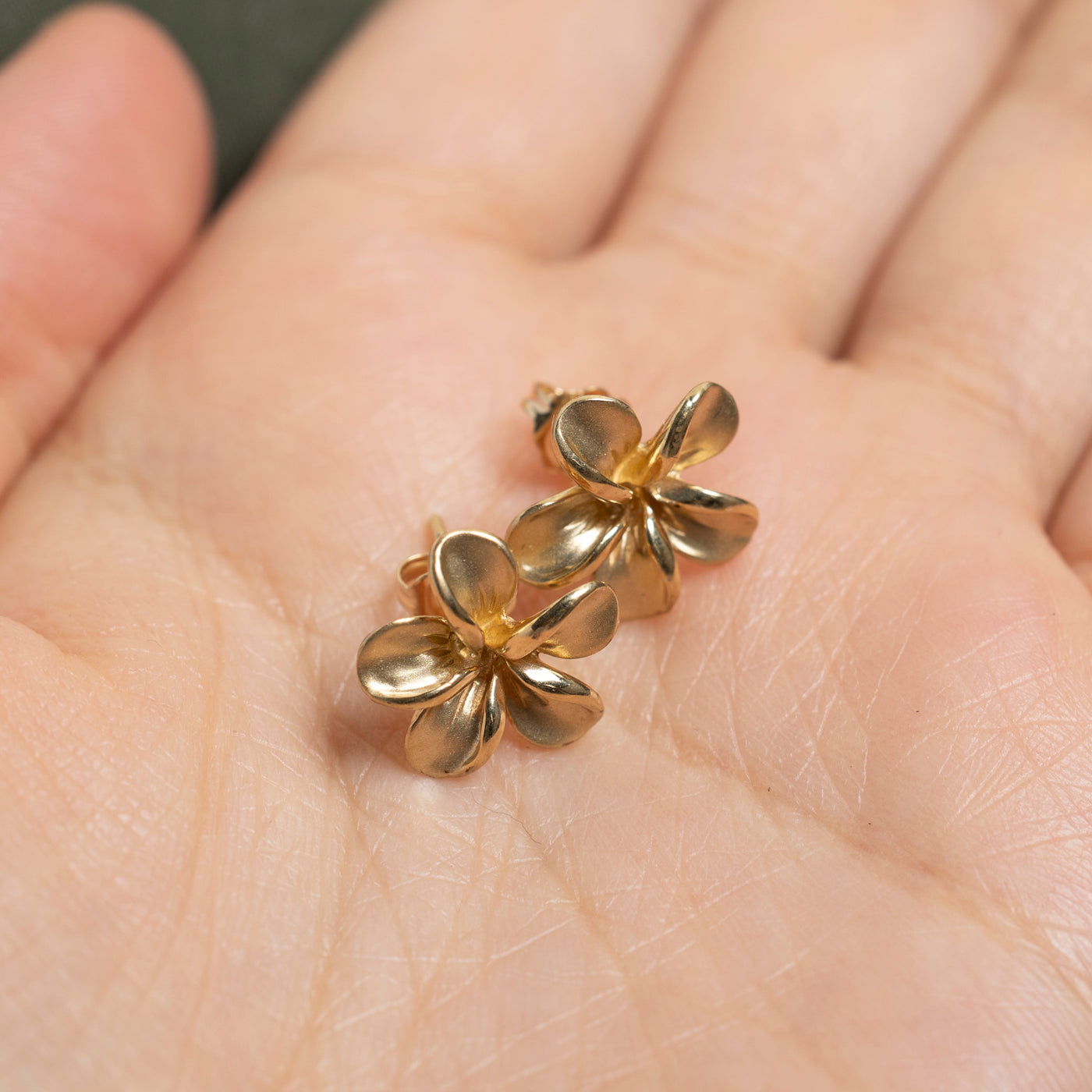 14k Yellow Gold Hibiscus Flower Stud Earrings