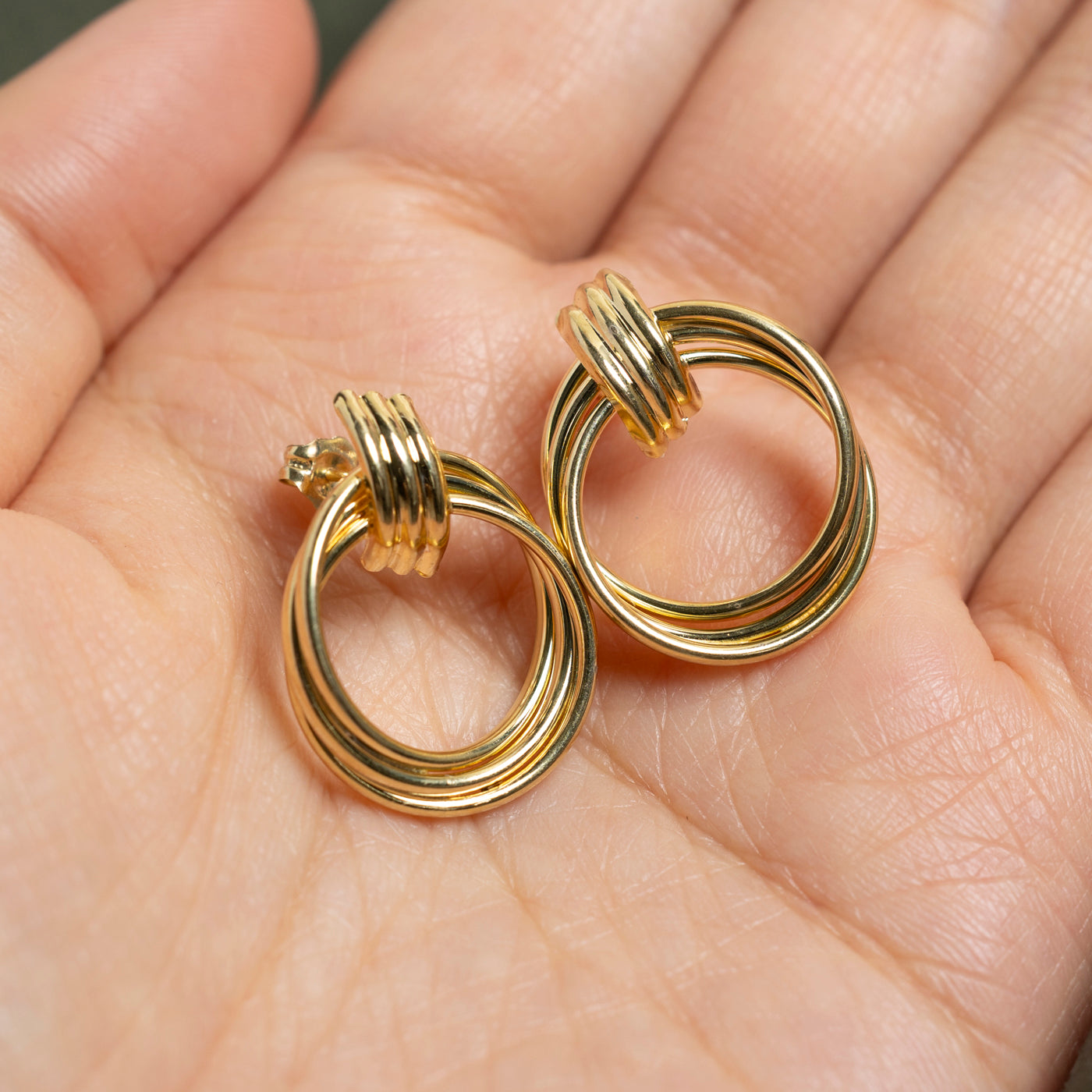 14k Yellow Gold Grooved Circle Stud Earrings