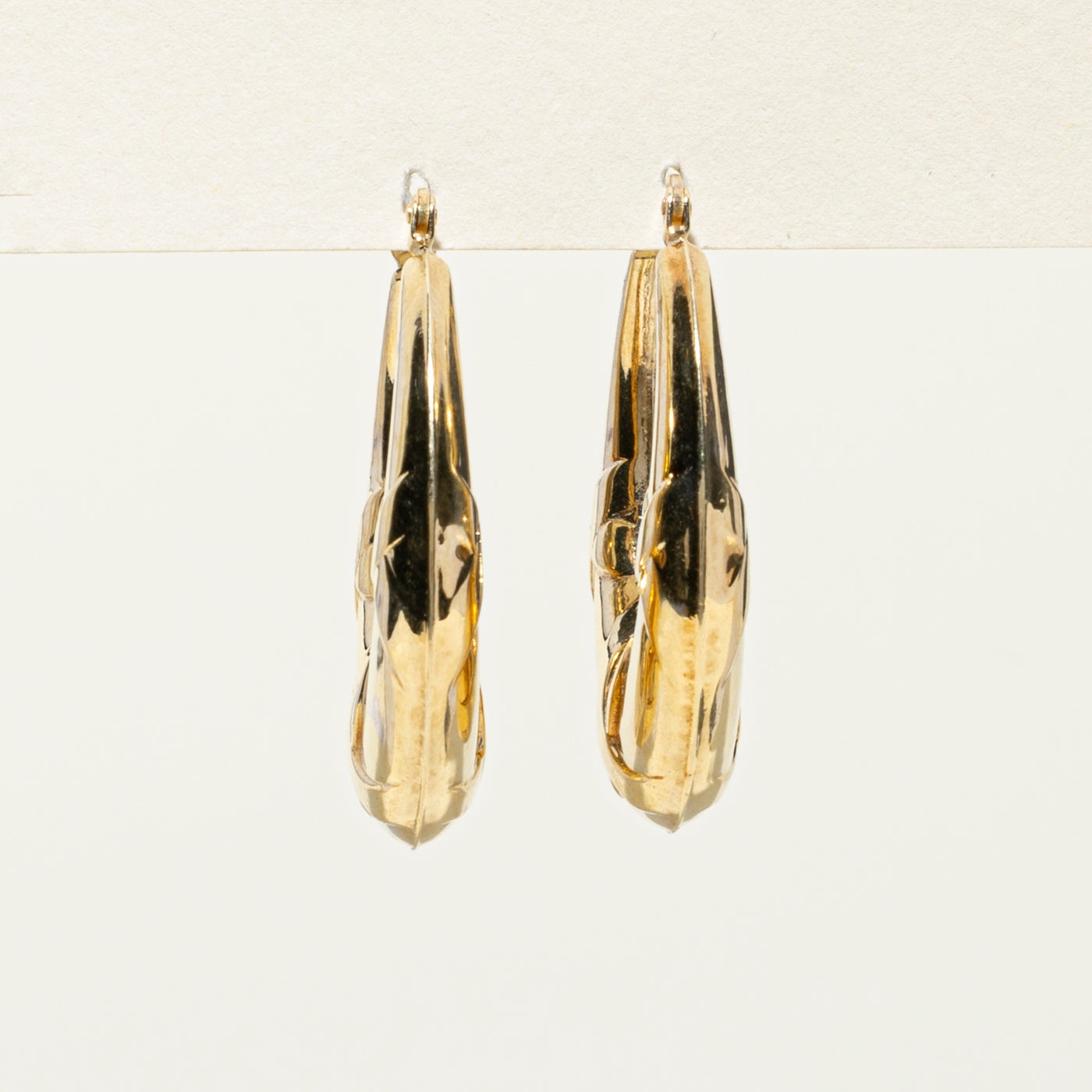 18k Yellow Gold Chunky Embossed Oval Hoop Earrings