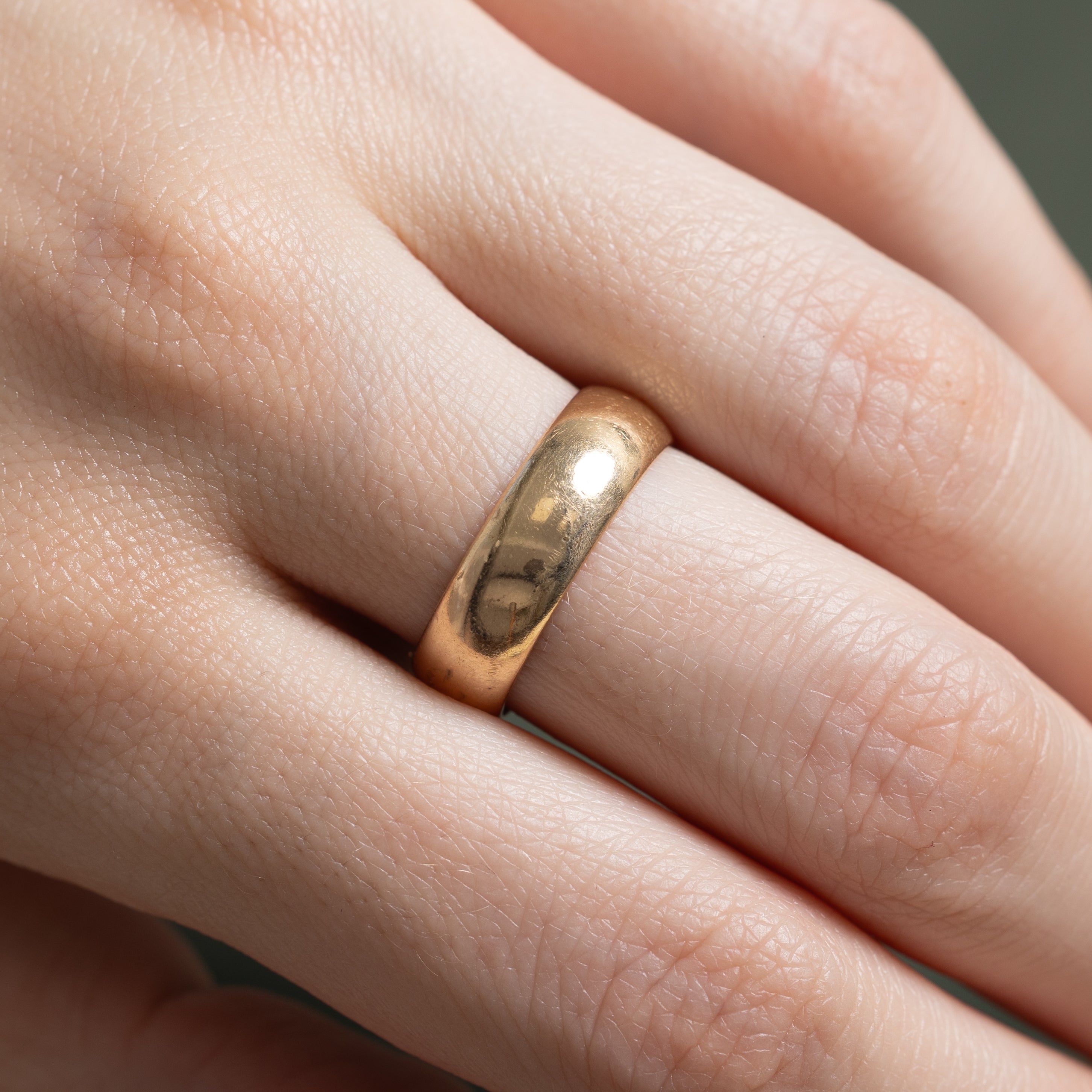 'Birks' 14k Yellow Gold Band | 5.75mm | SZ 7