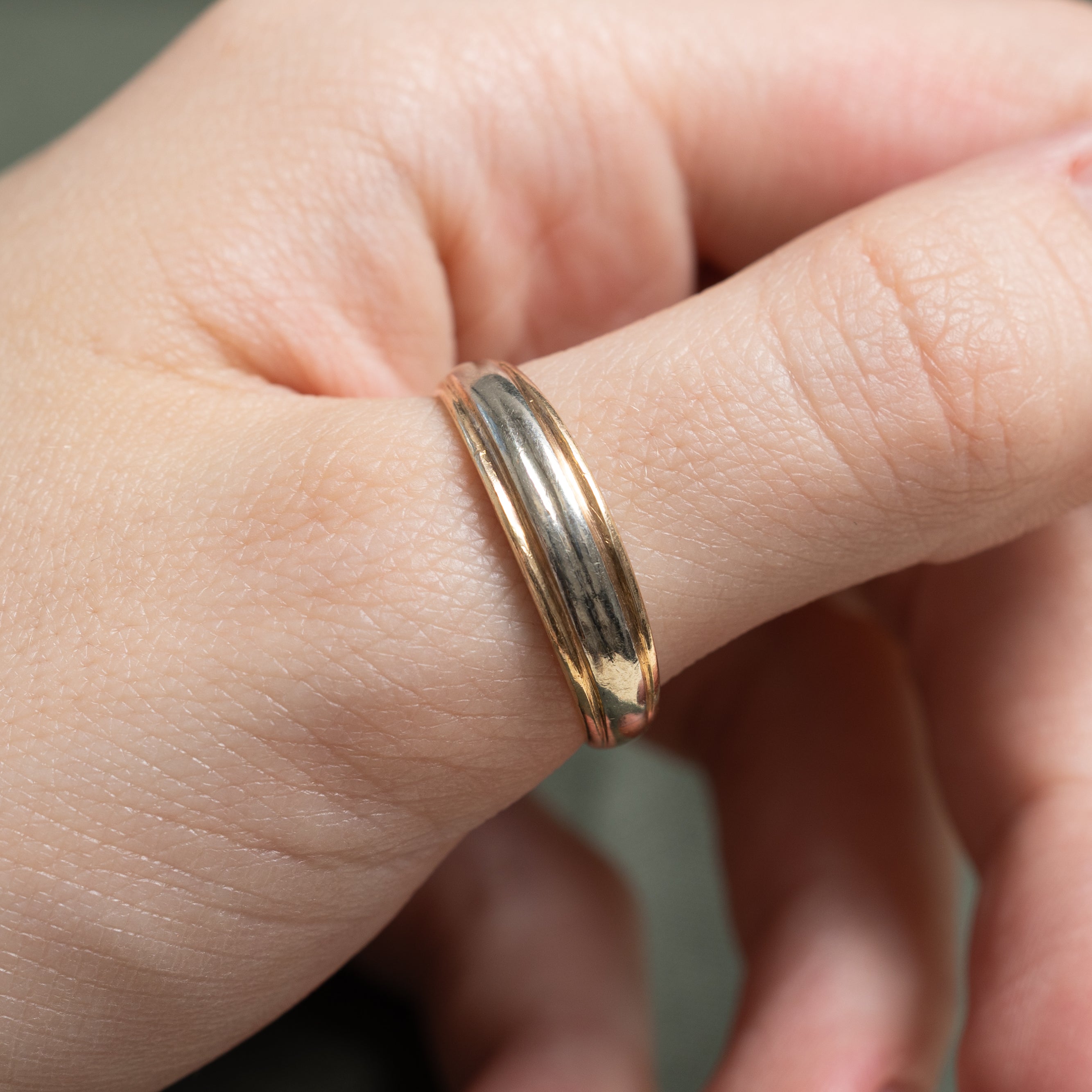 'Birks' 10k Two Tone Gold Grooved Ring | SZ 9.5
