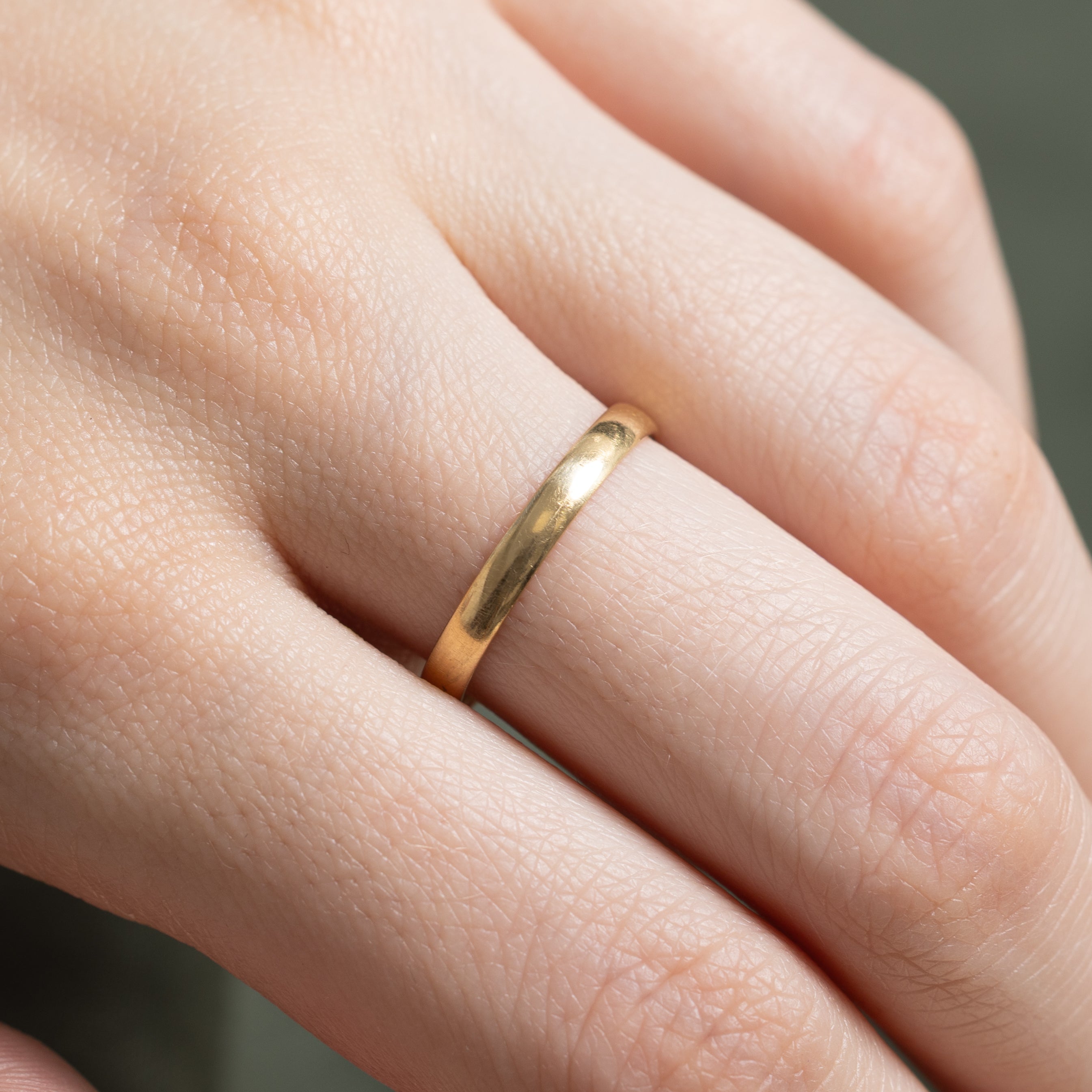 'Birks' 18k Yellow Gold Plain Band | 2.6mm | SZ 7.25