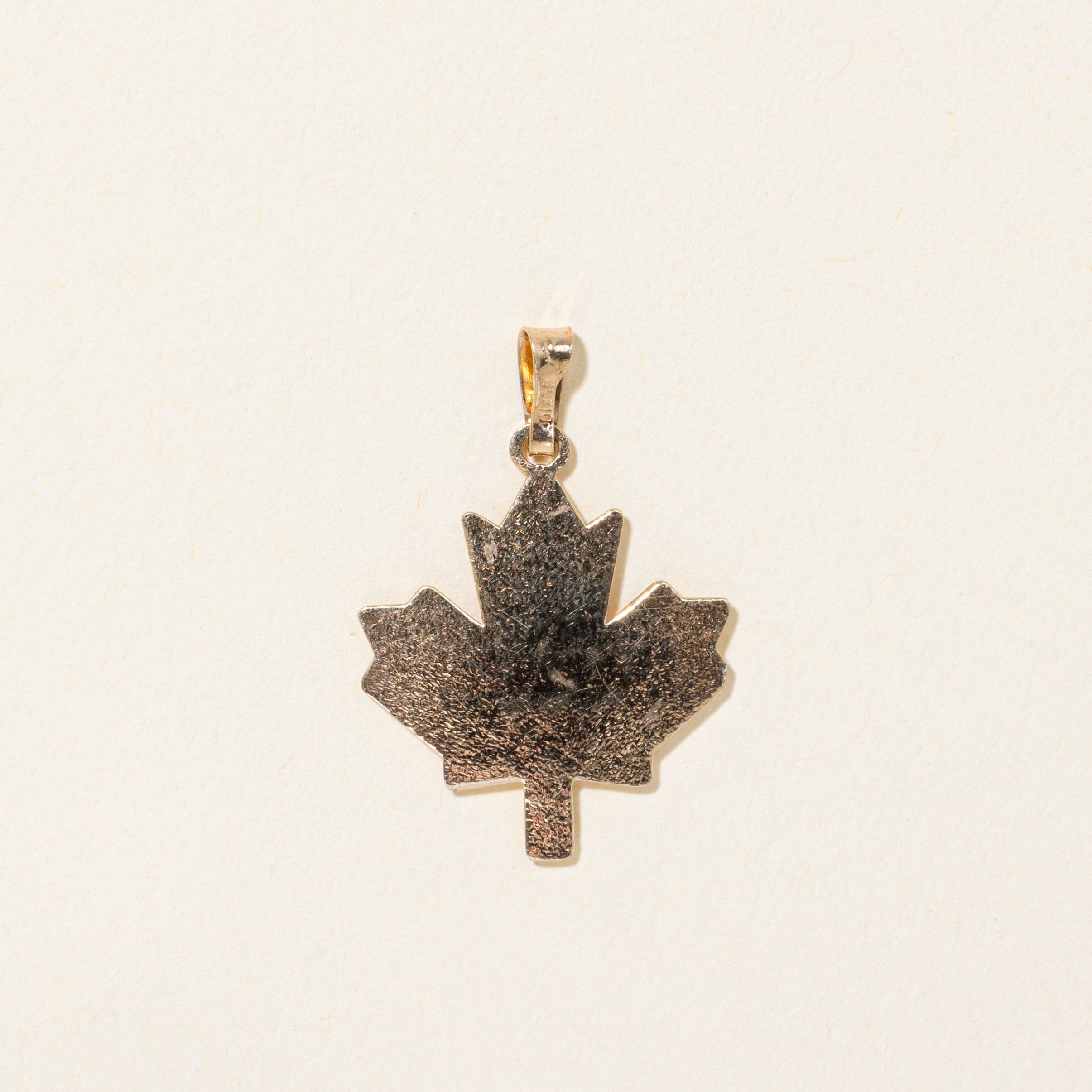 10k Yellow Gold 2004 Canada Maple Leaf Pendant