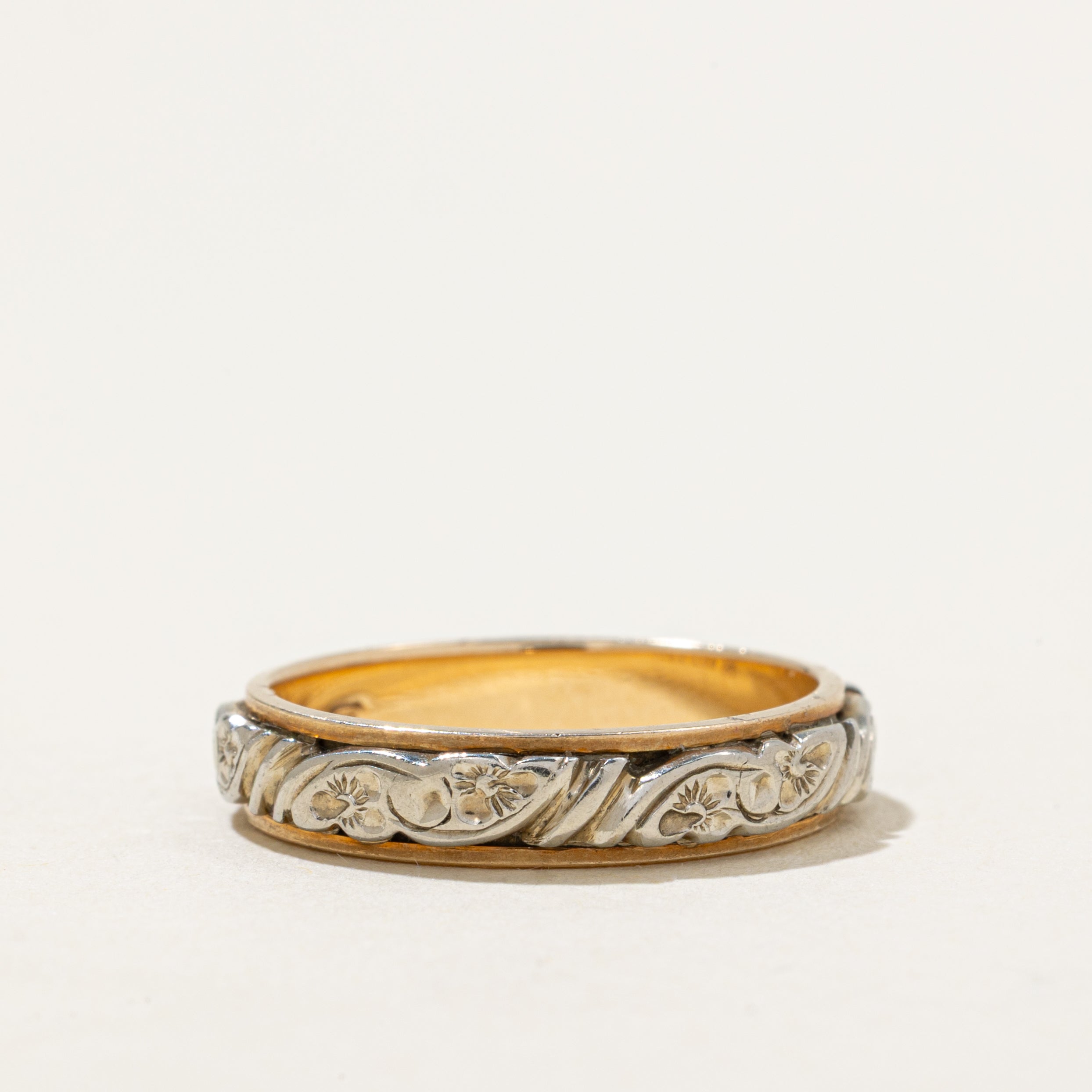Bague vintage canadienne en or bicolore 14 carats, gravée de motifs floraux | 4 mm | Taille 5,5