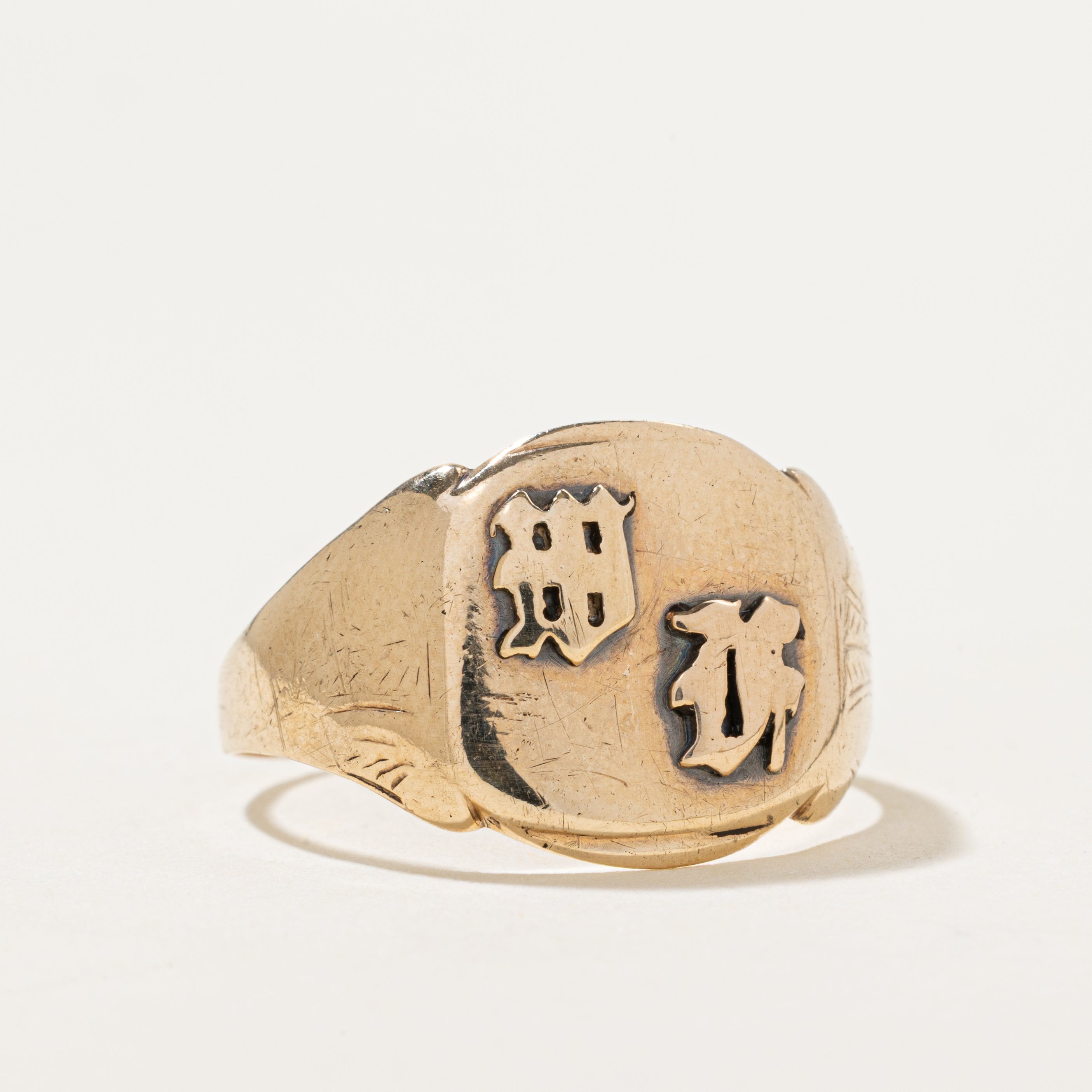 Vintage Canadian 10k Embossed Signet Ring | SZ 10.75