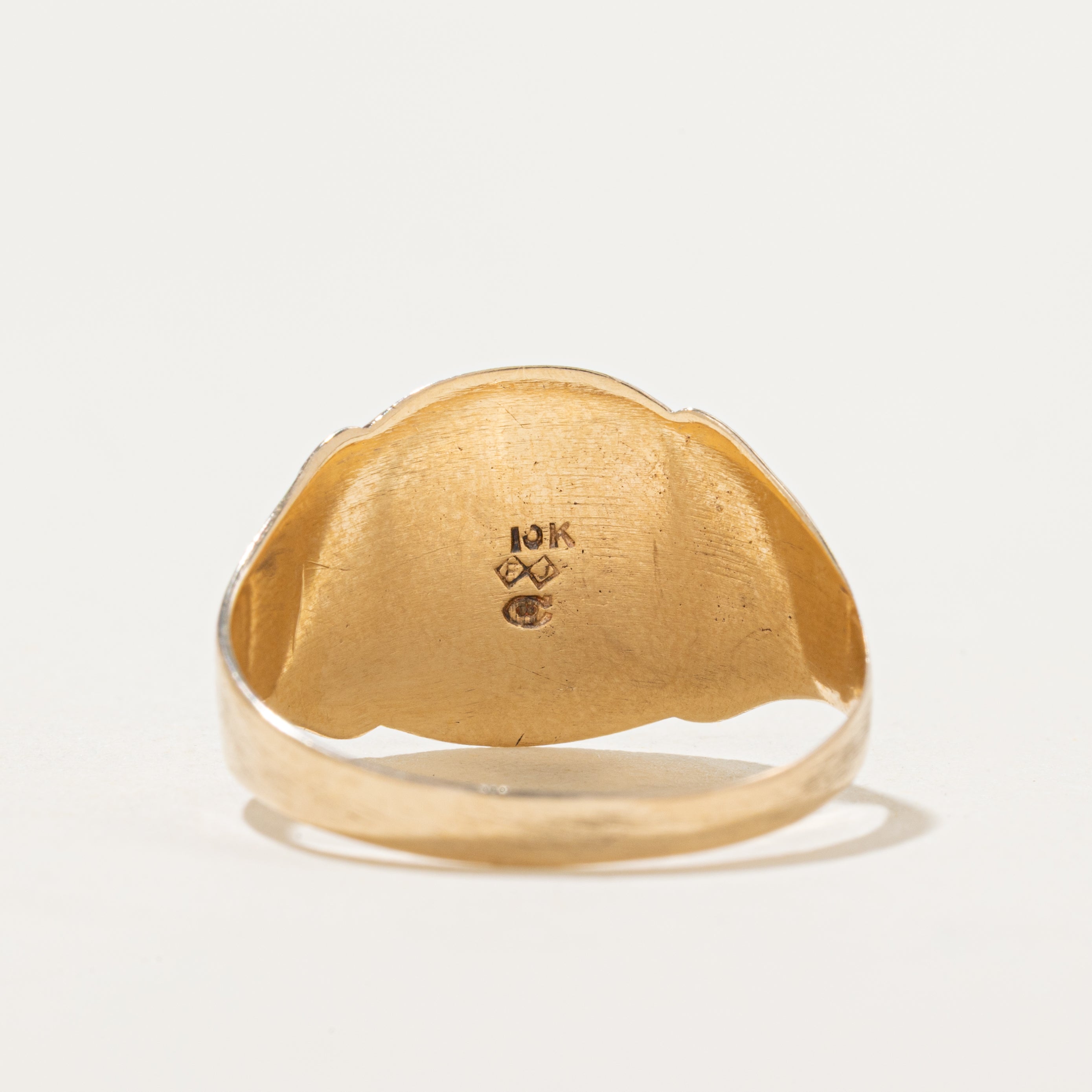 Vintage Canadian 10k Embossed Signet Ring | SZ 10.75