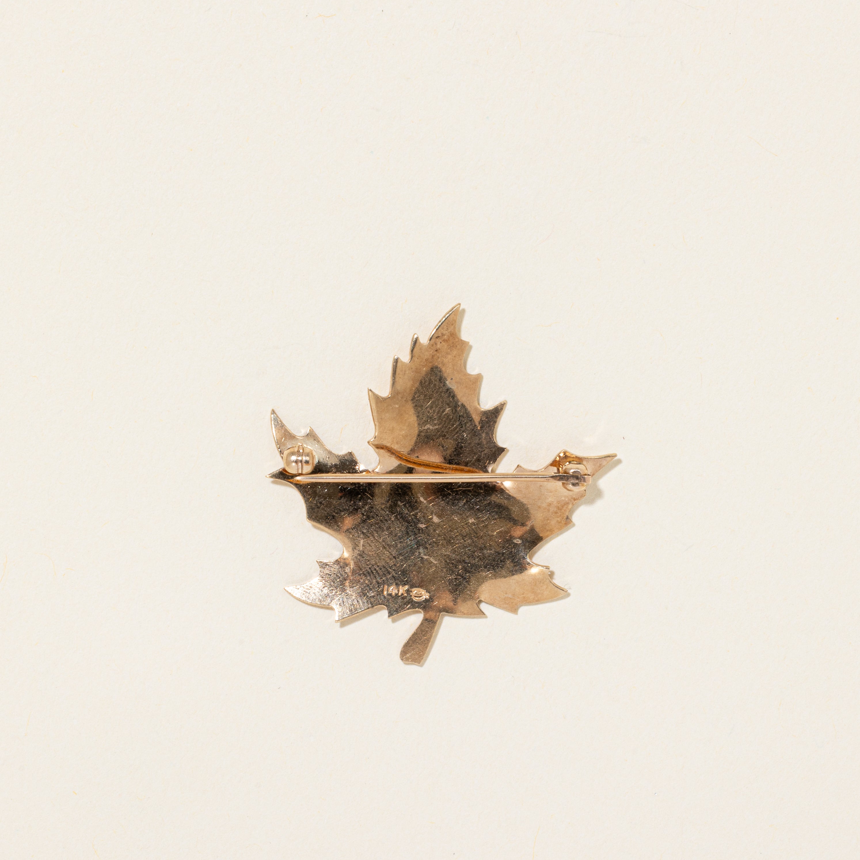 10k Yellow Gold Textured Maple Leaf Brooch