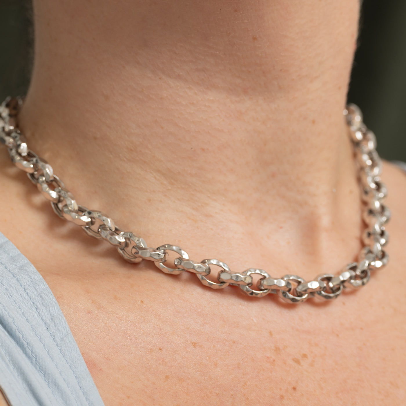 14k White Gold Large Hammered Rolo Link Chain | 17"