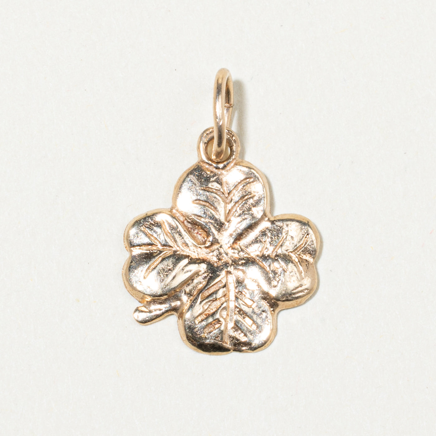 Breloque trèfle à quatre feuilles en or jaune 10 carats