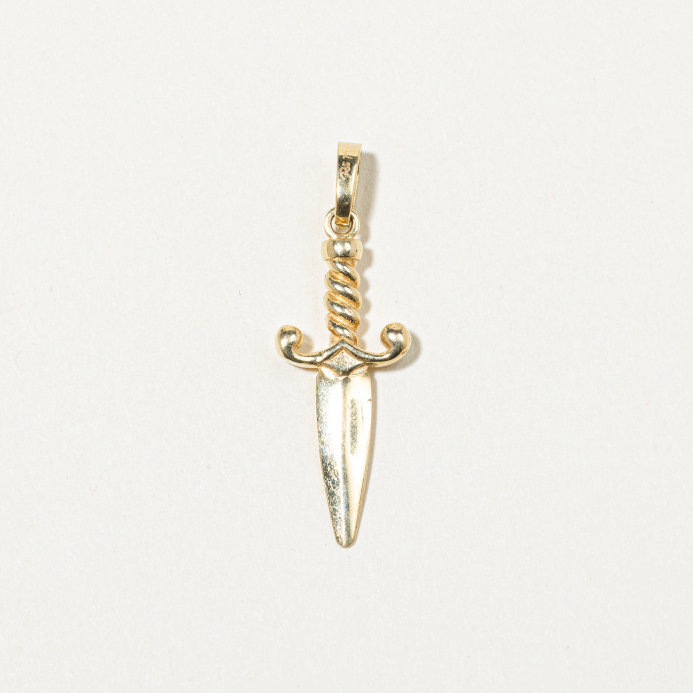 Pendentif mini poignard en or jaune 18 carats