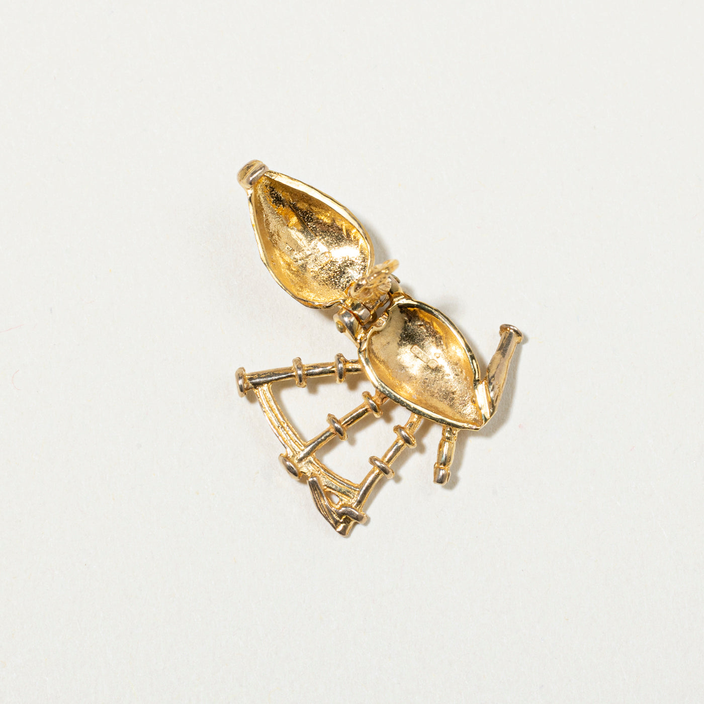 Cornemuse en or jaune 9 carats de Birmingham, 1969, avec breloque ballerine cachée