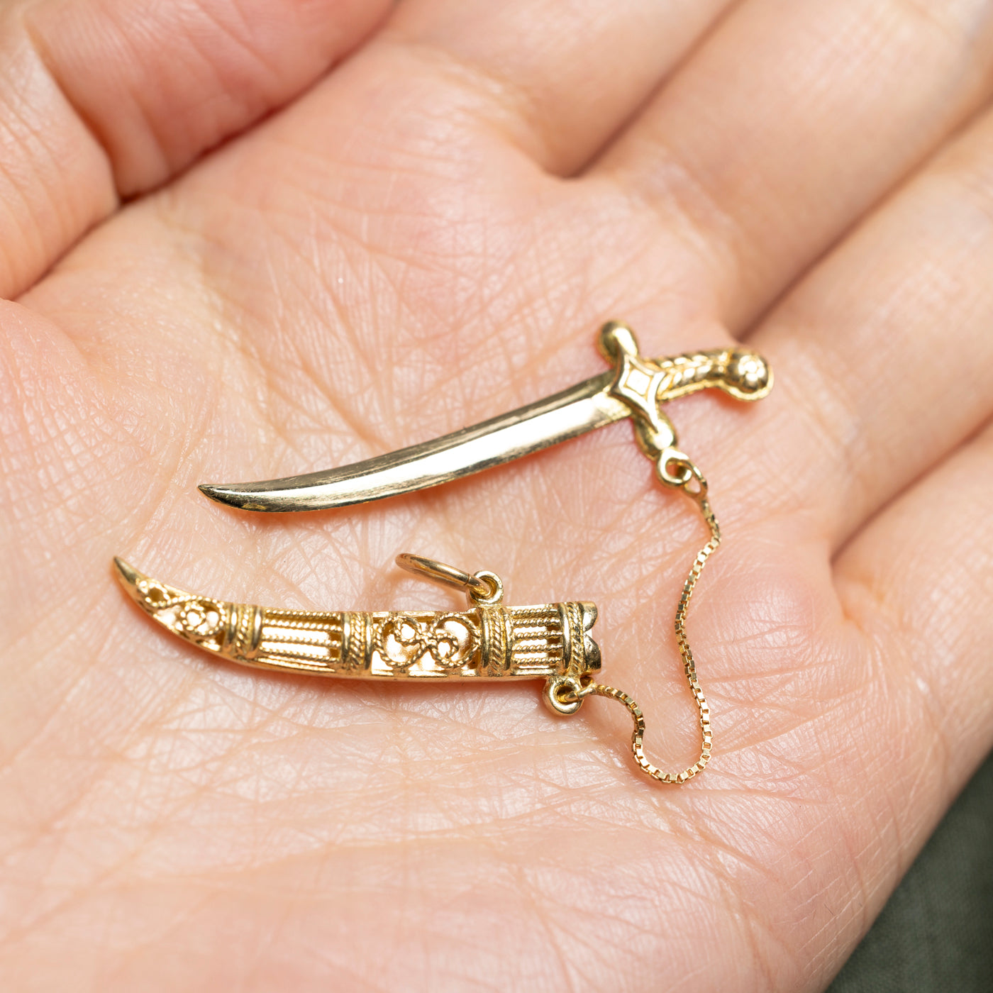 18k Yellow Gold Sword Charm