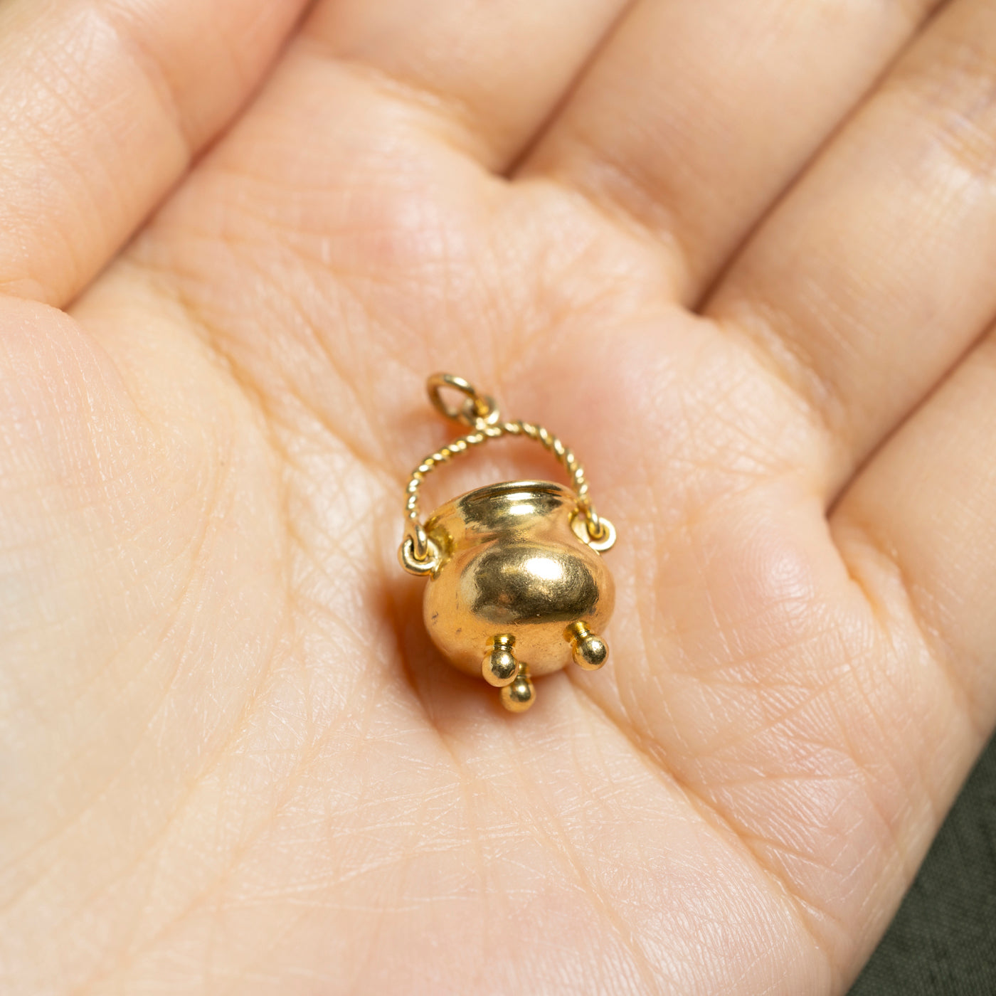 18k Yellow Gold Cauldron Charm