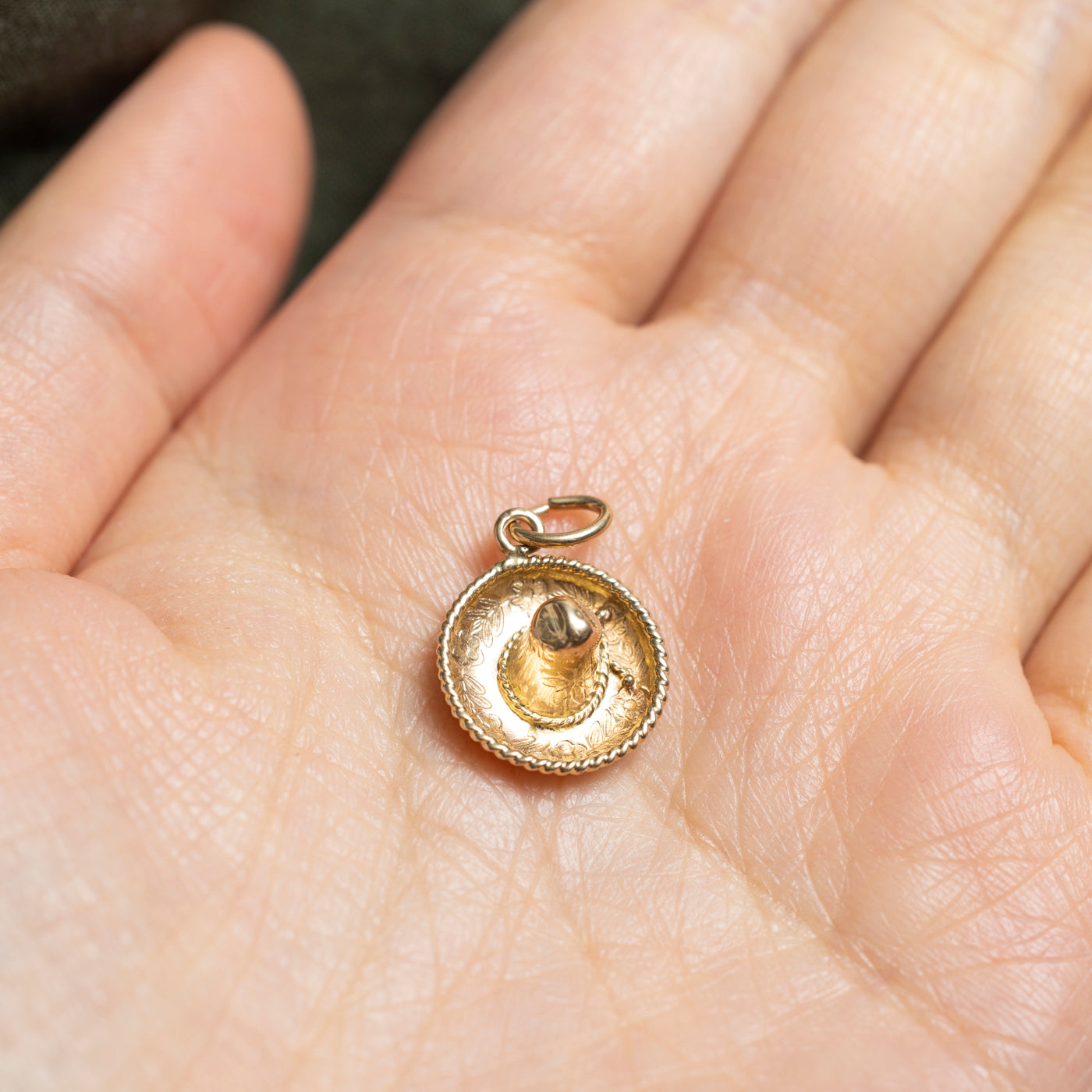 Breloque sombrero en or jaune 14 carats