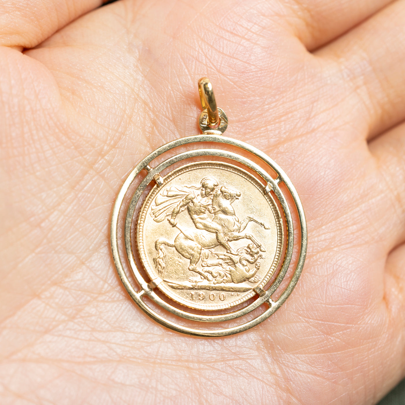 1900 'St. George Slaying the Dragon' 22k Sovereign Coin Pendant