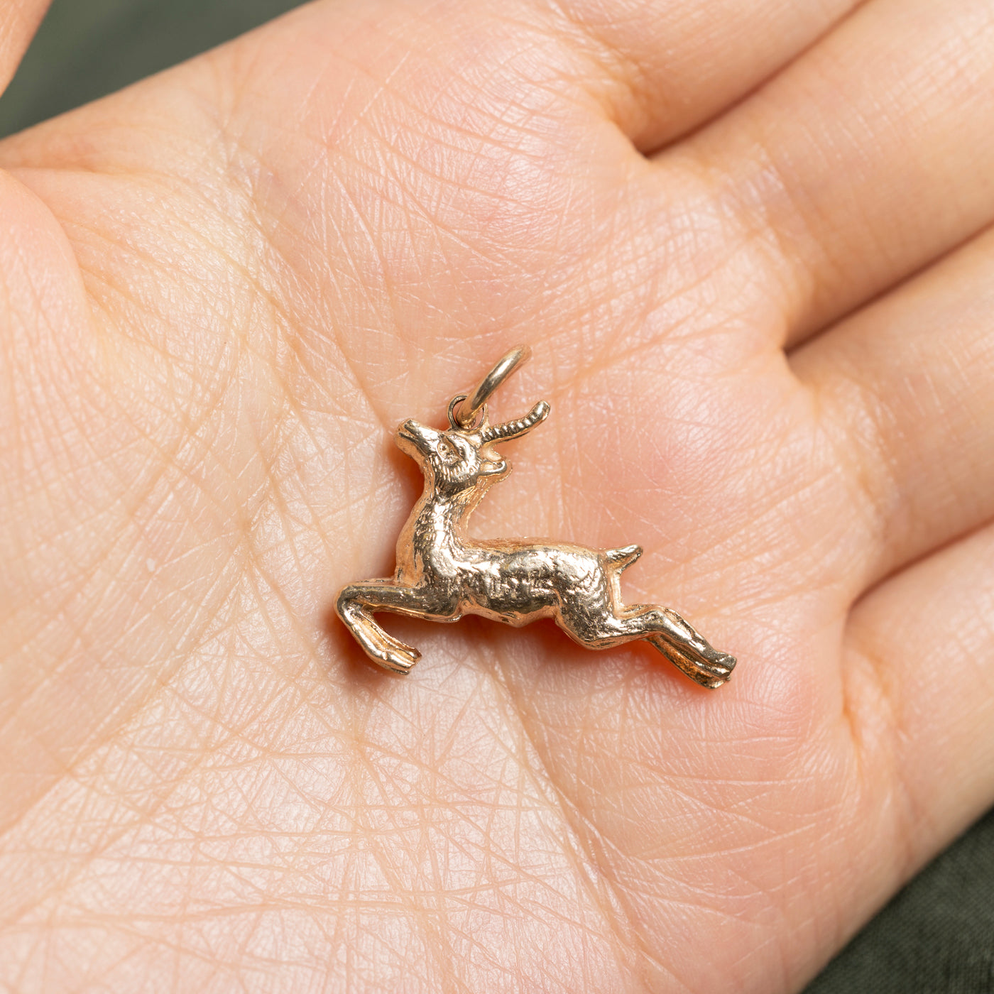 9k Yellow Gold Antalope Charm