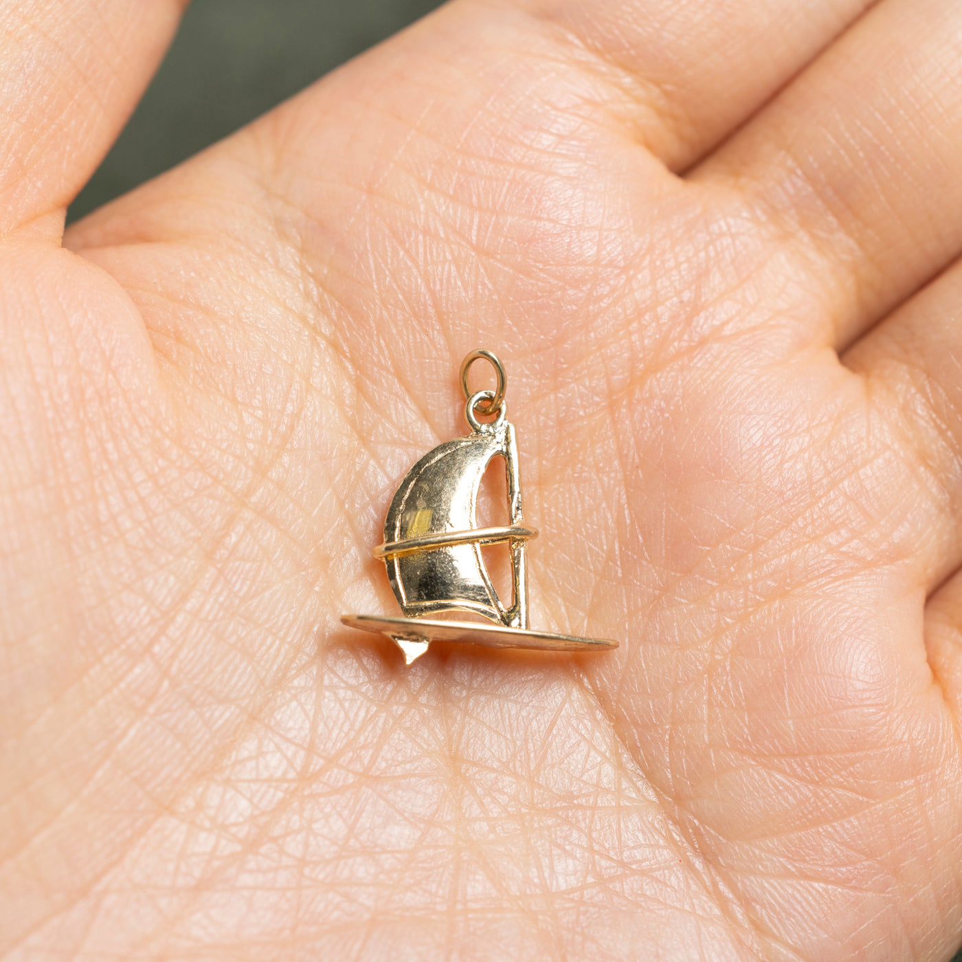 10k Yellow Gold Windsurfing Board Charm