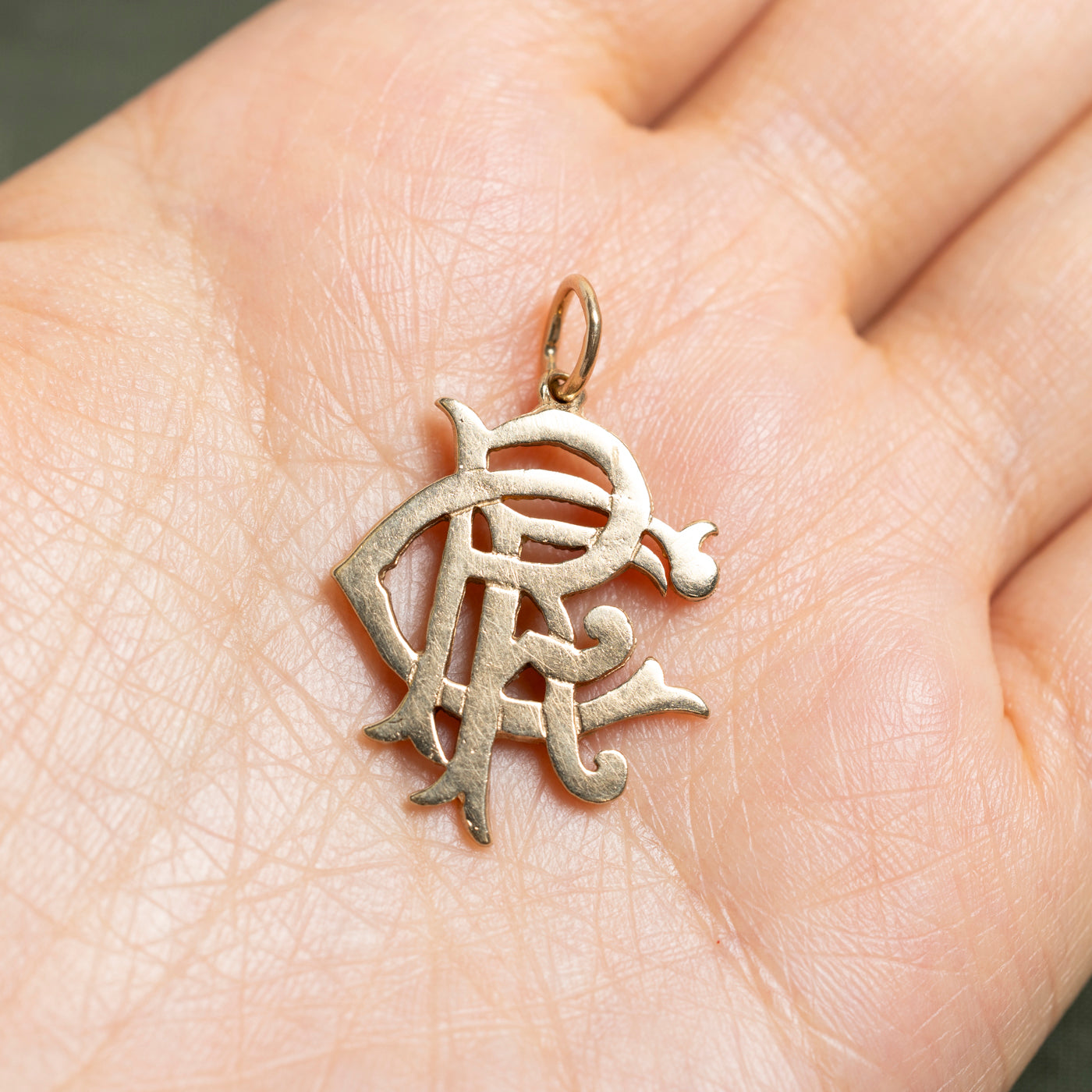 Breloque initiale « RFC » en or jaune 9 carats