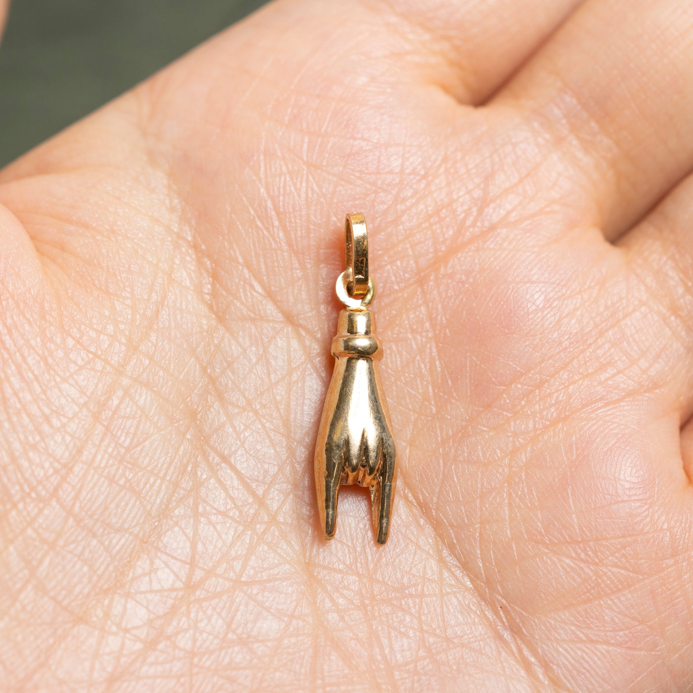 18k Yellow Gold Rock On Charm