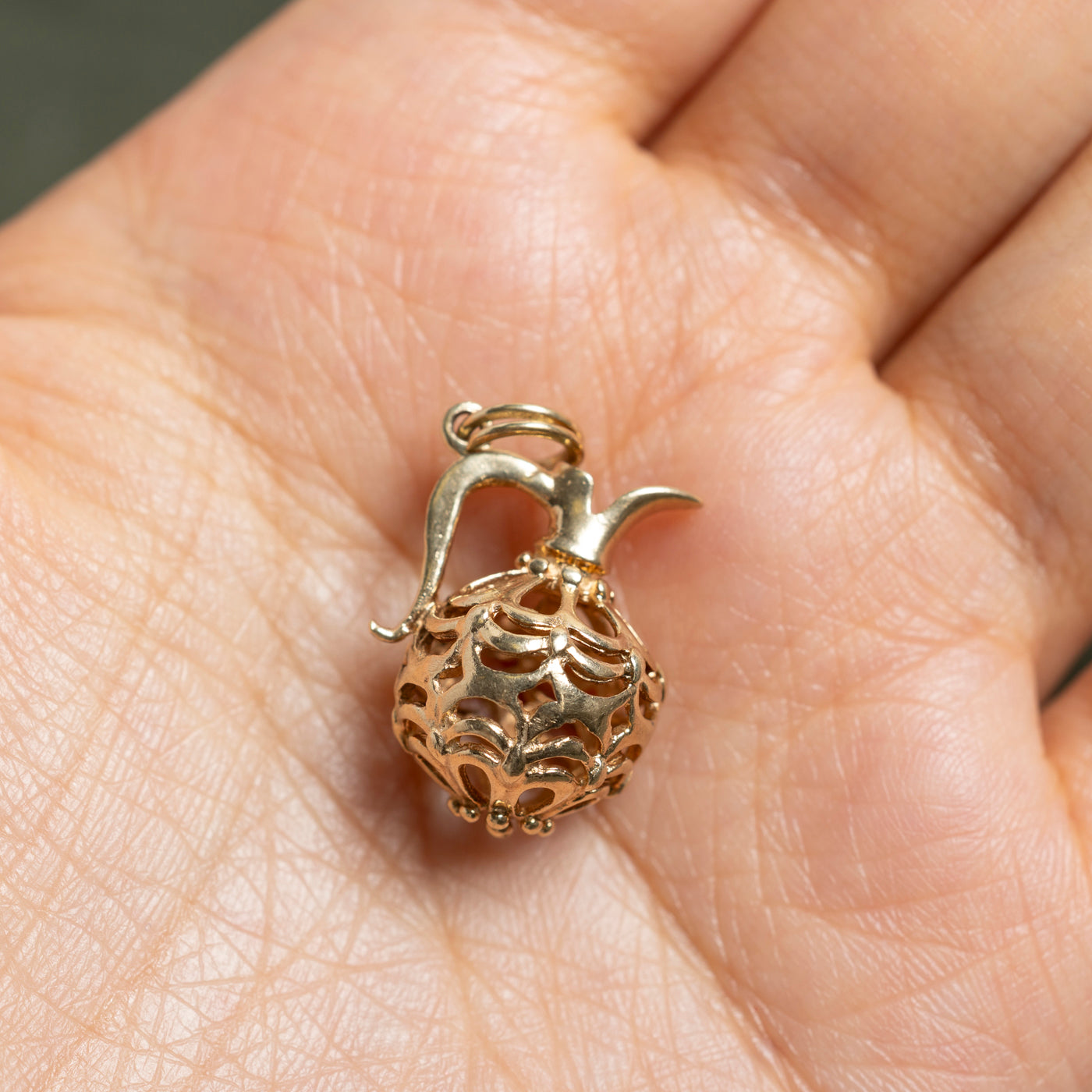 10k Yellow Gold Ornate Carafe Charm