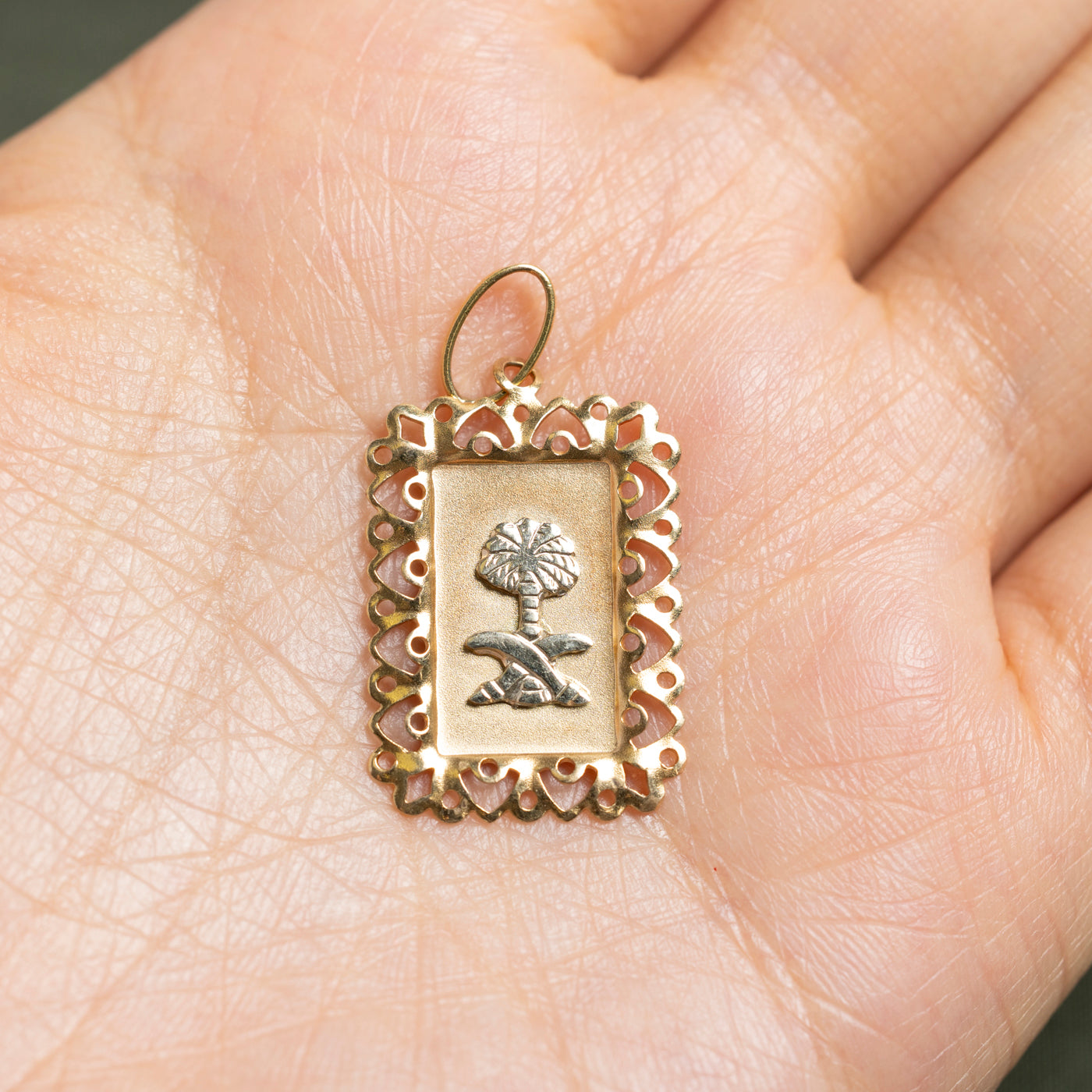 18k Yellow Gold Flower Framed Charm