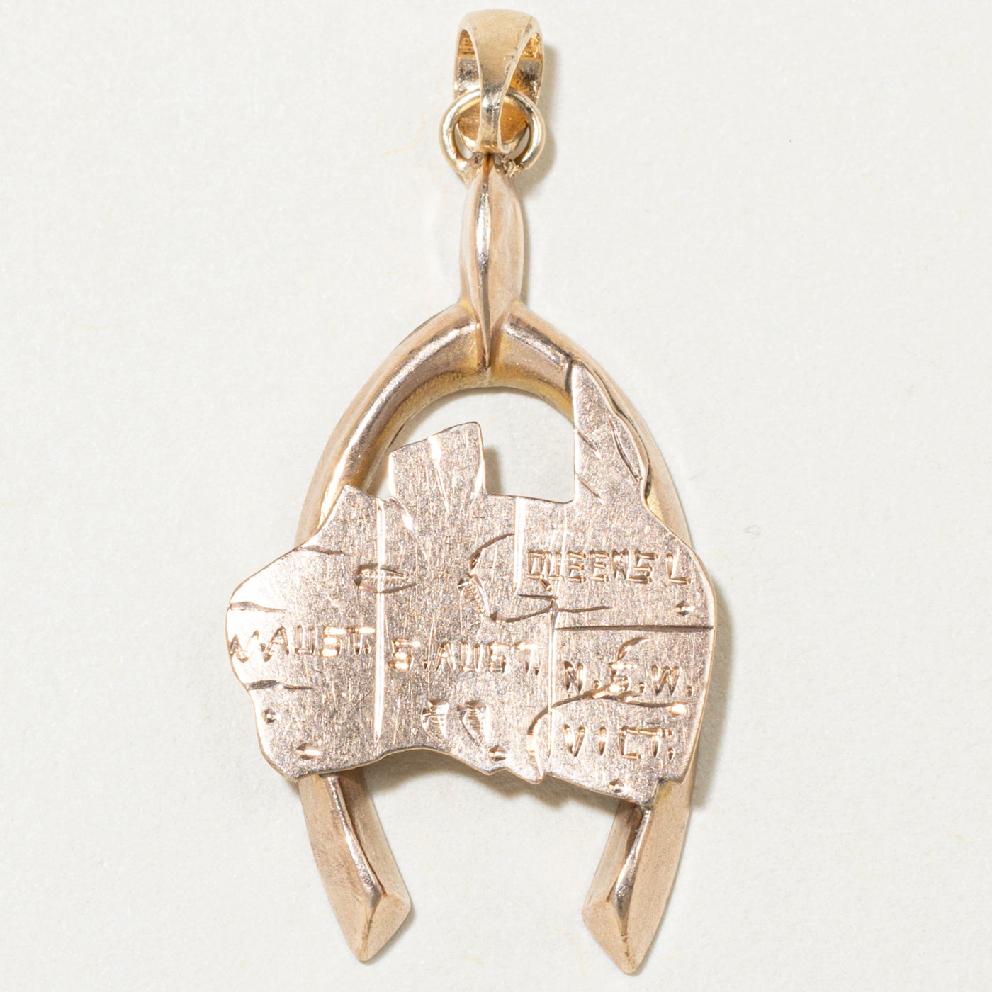 9k Yellow Gold Map of Australia Pendant
