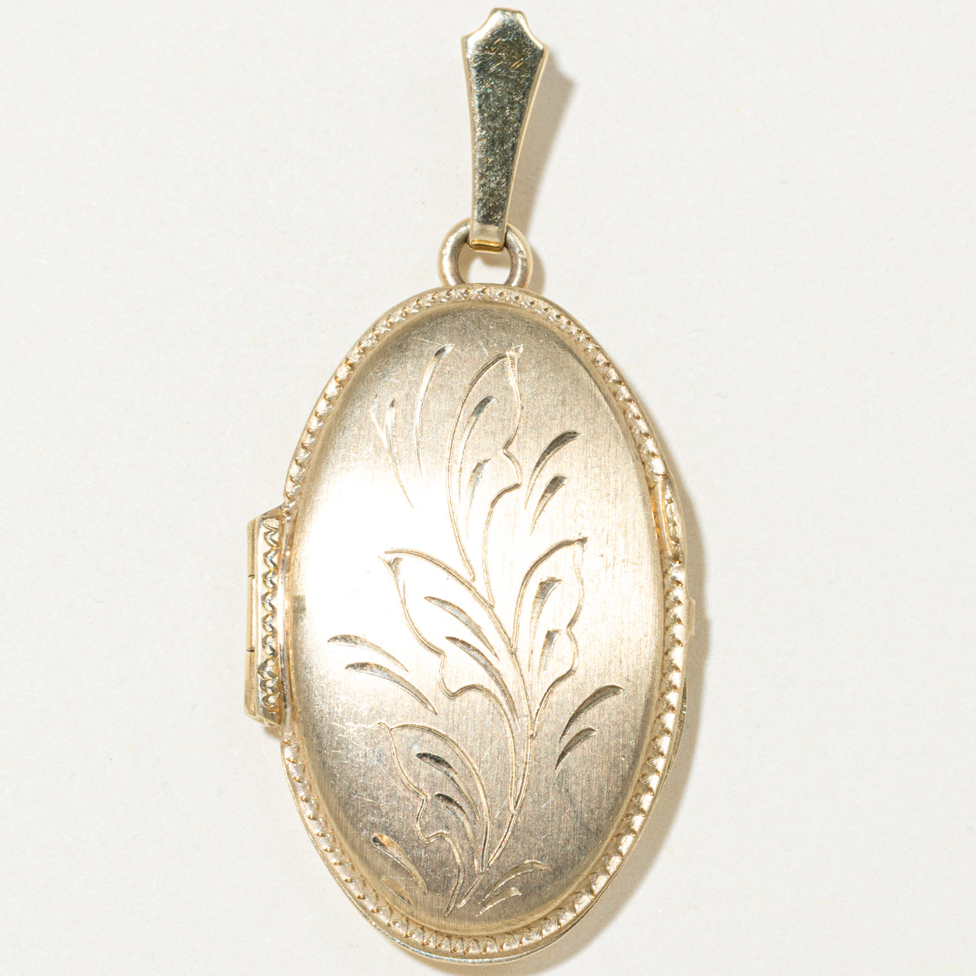 10k Yellow Gold Engraved Oval Locket