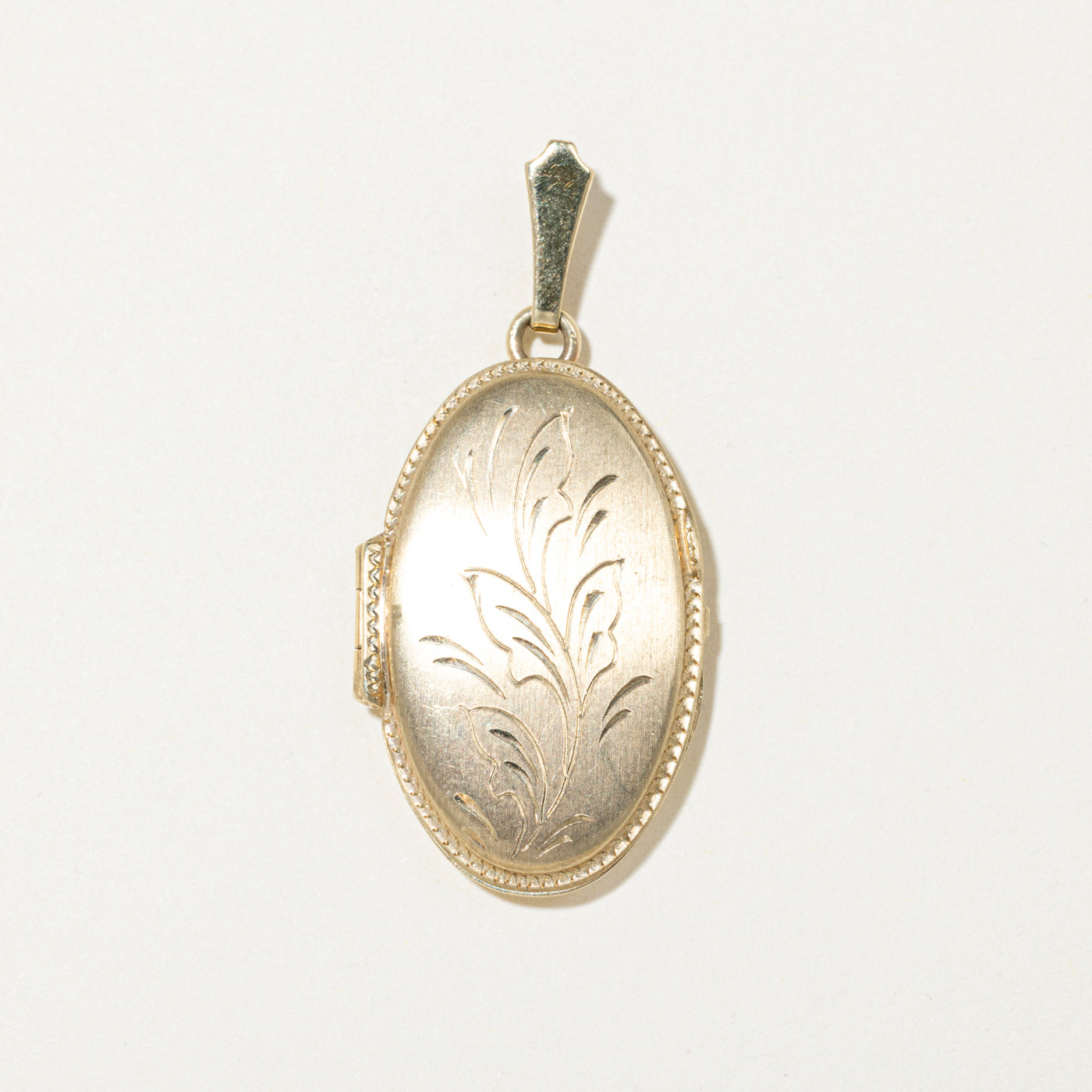 10k Yellow Gold Engraved Oval Locket