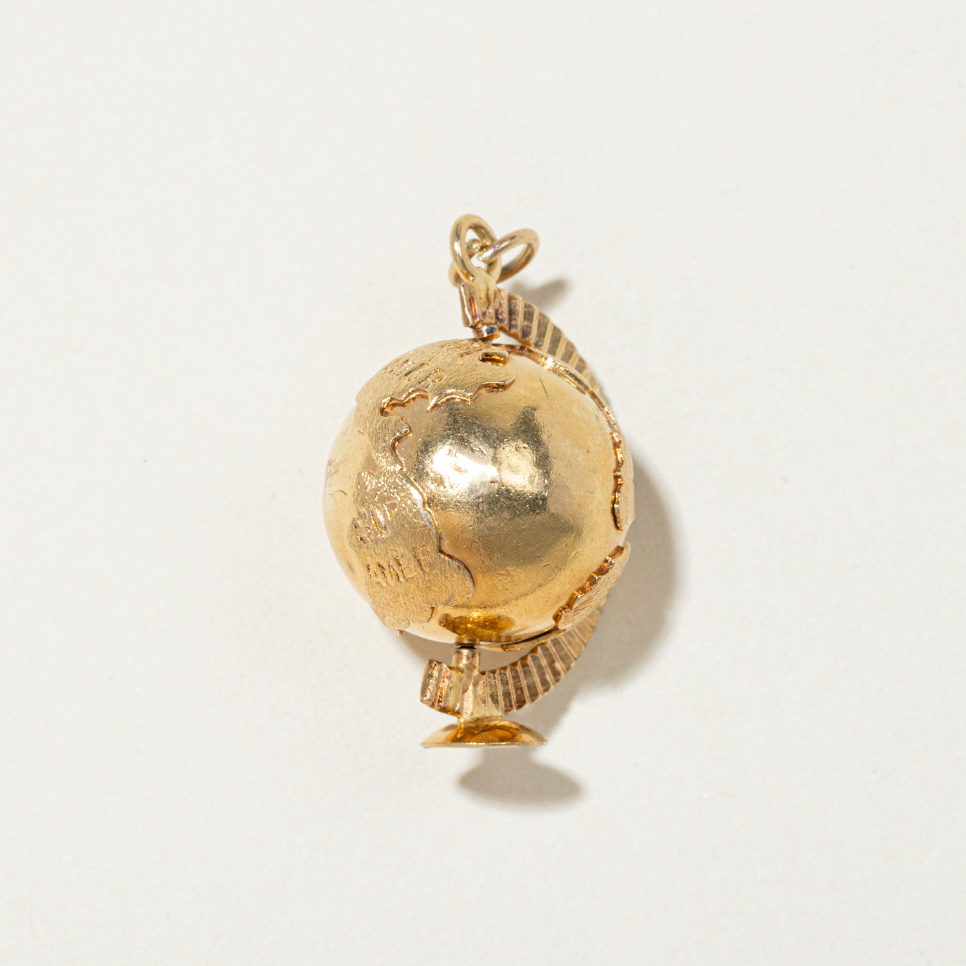 Vintage Italian 18k Yellow Gold Globe Charm