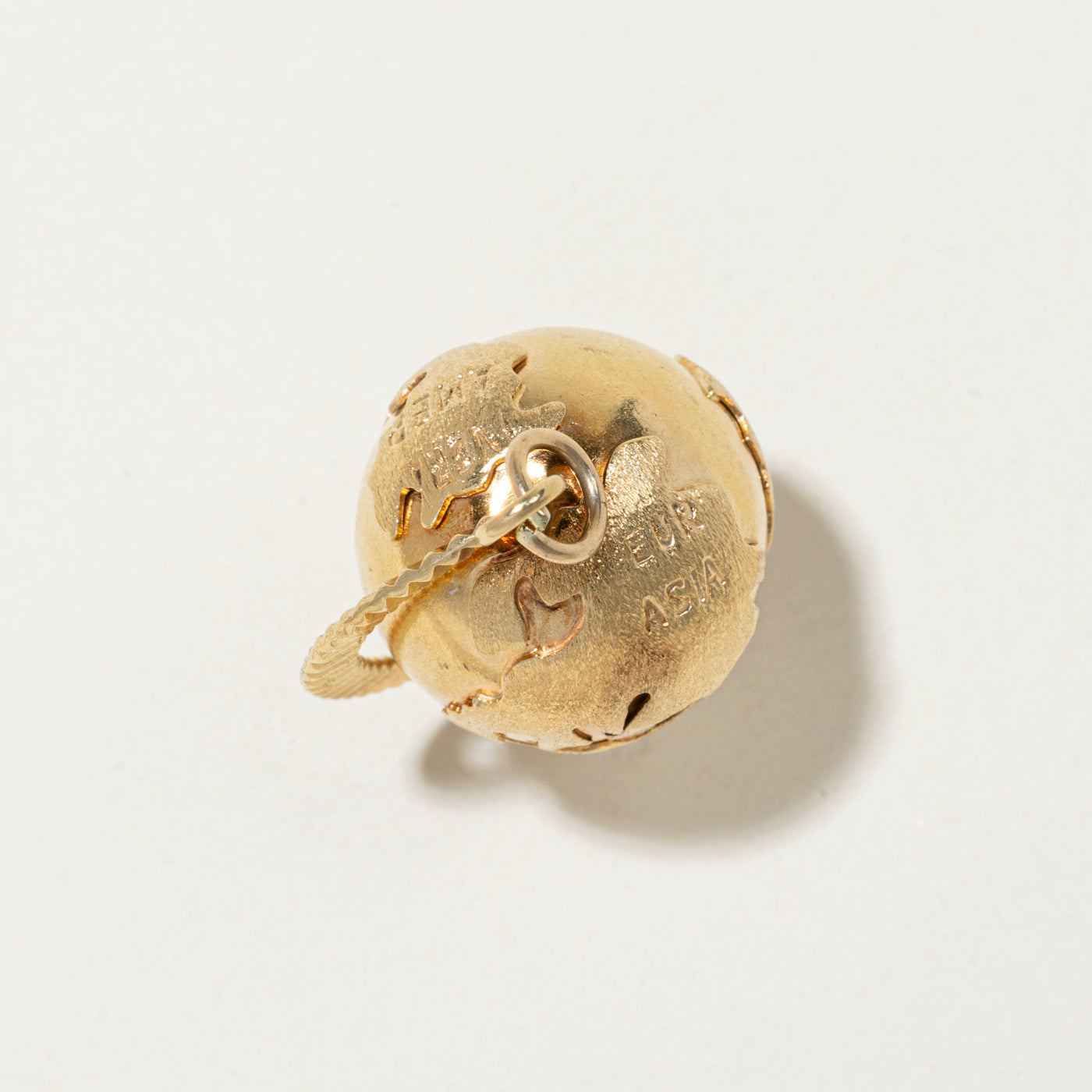 Vintage Italian 18k Yellow Gold Globe Charm