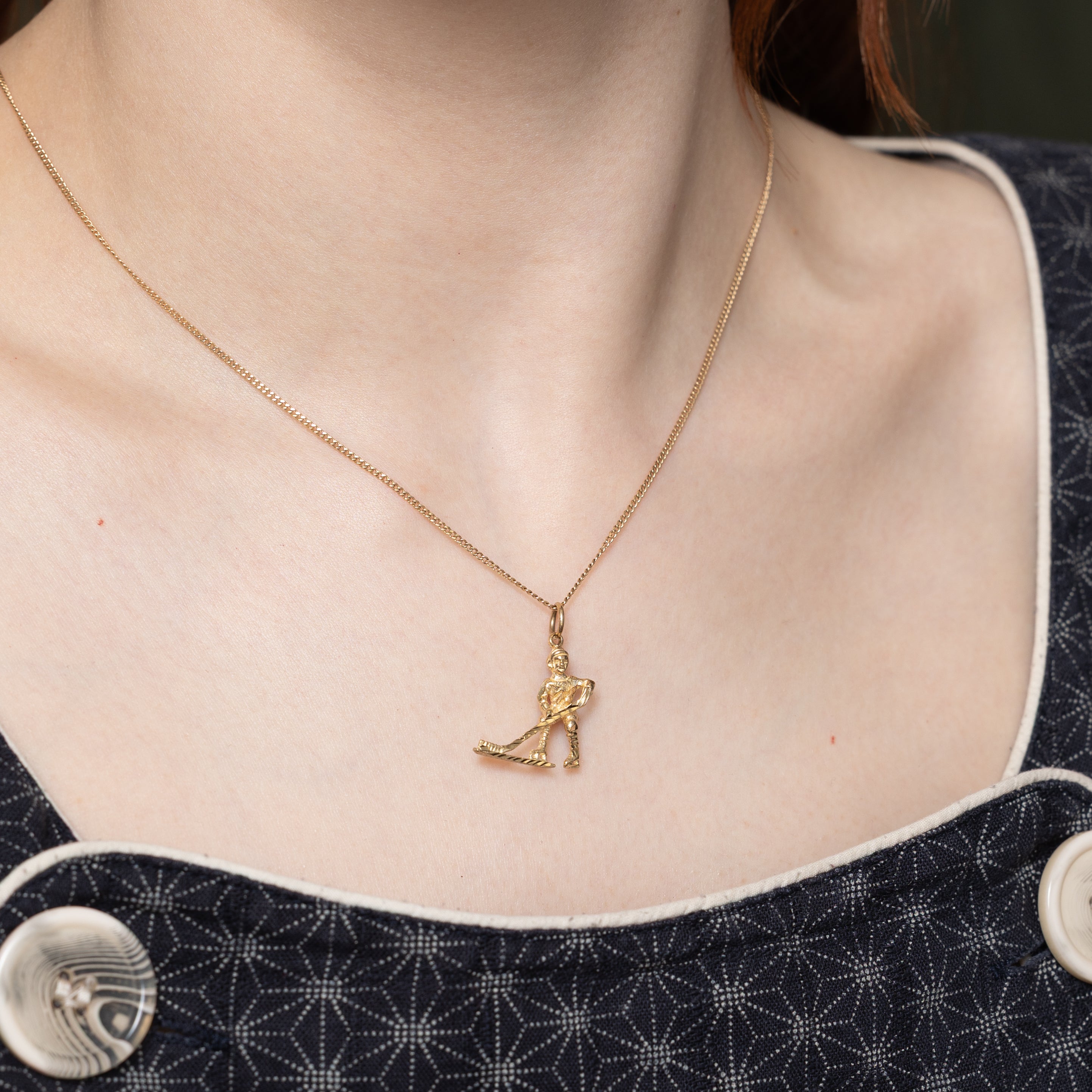 10k Yellow Gold Hockey Player Charm