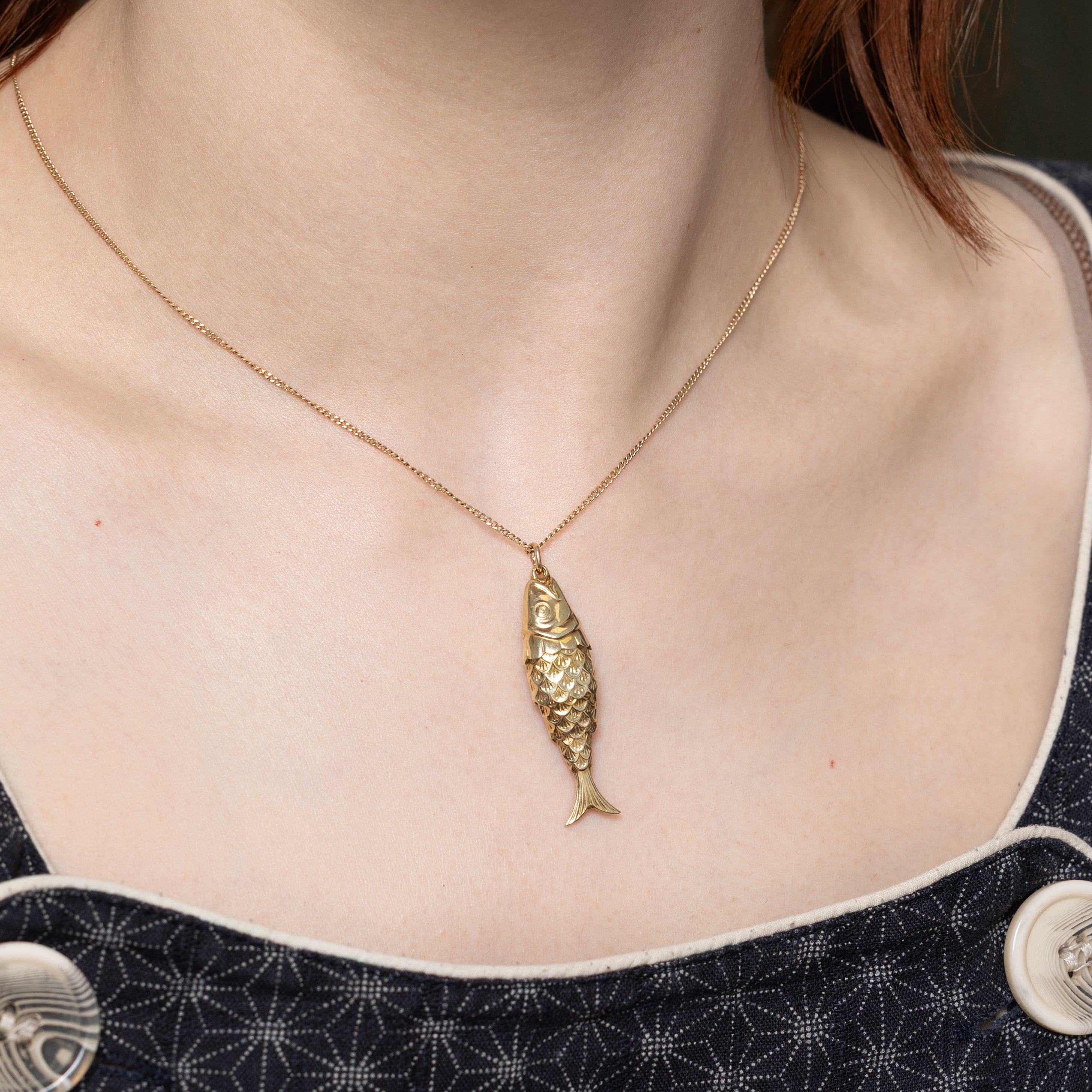 Breloque poisson articulée en or jaune 14 carats