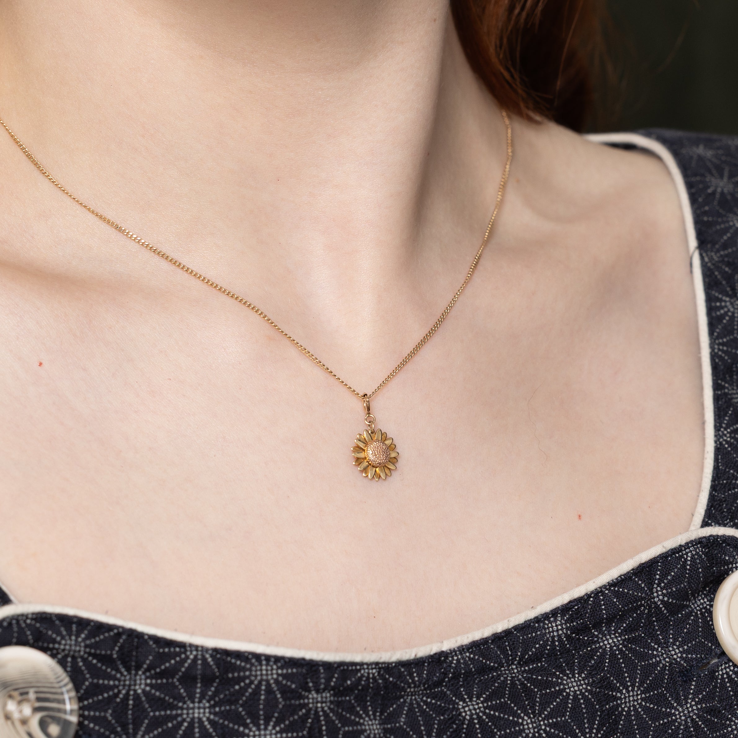 10k Yellow Gold Sunflower Charm