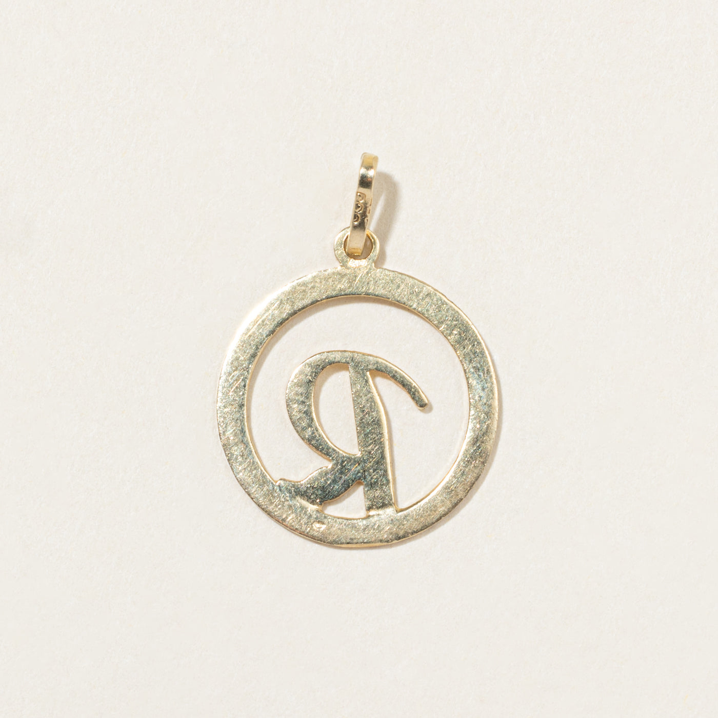 14k Yellow Gold Letter "R" Circle Charm